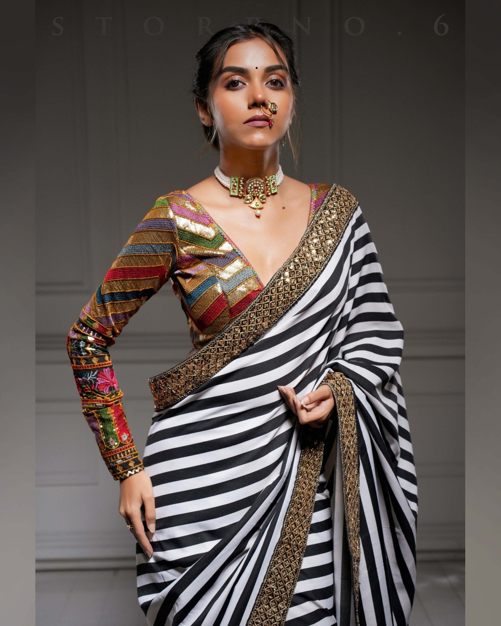 BEBAAK SIAH BLOUSE