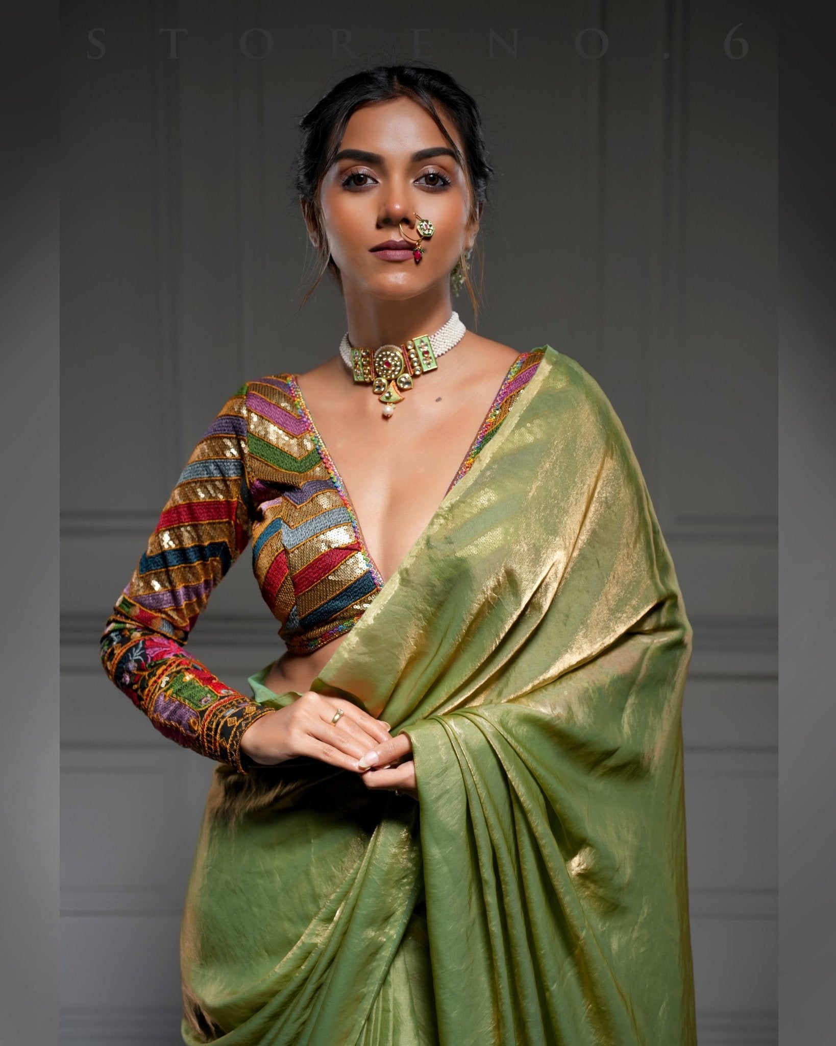 BEBAAK SIAH BLOUSE