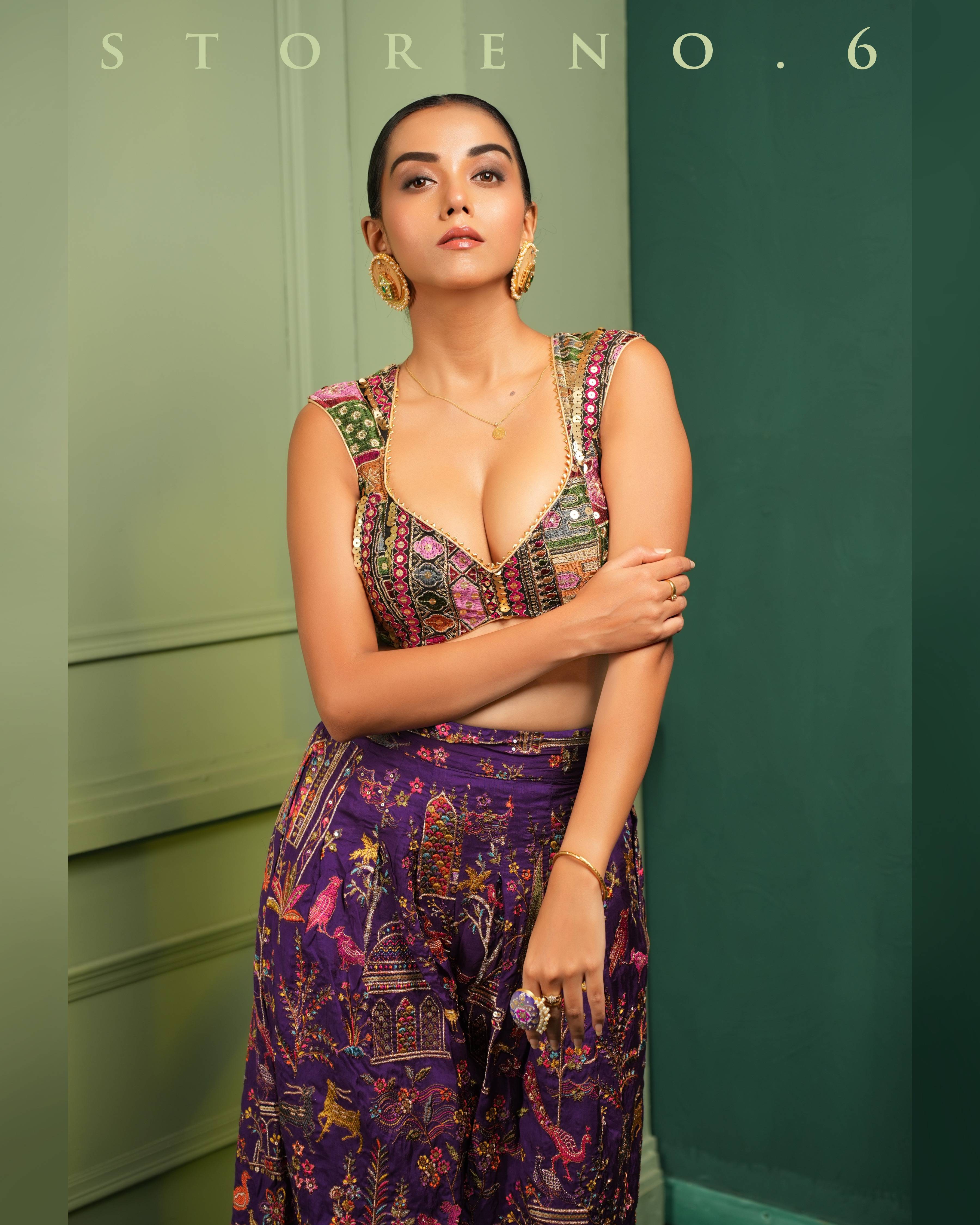 GUL KAARI SIAH CHIC BLOUSE