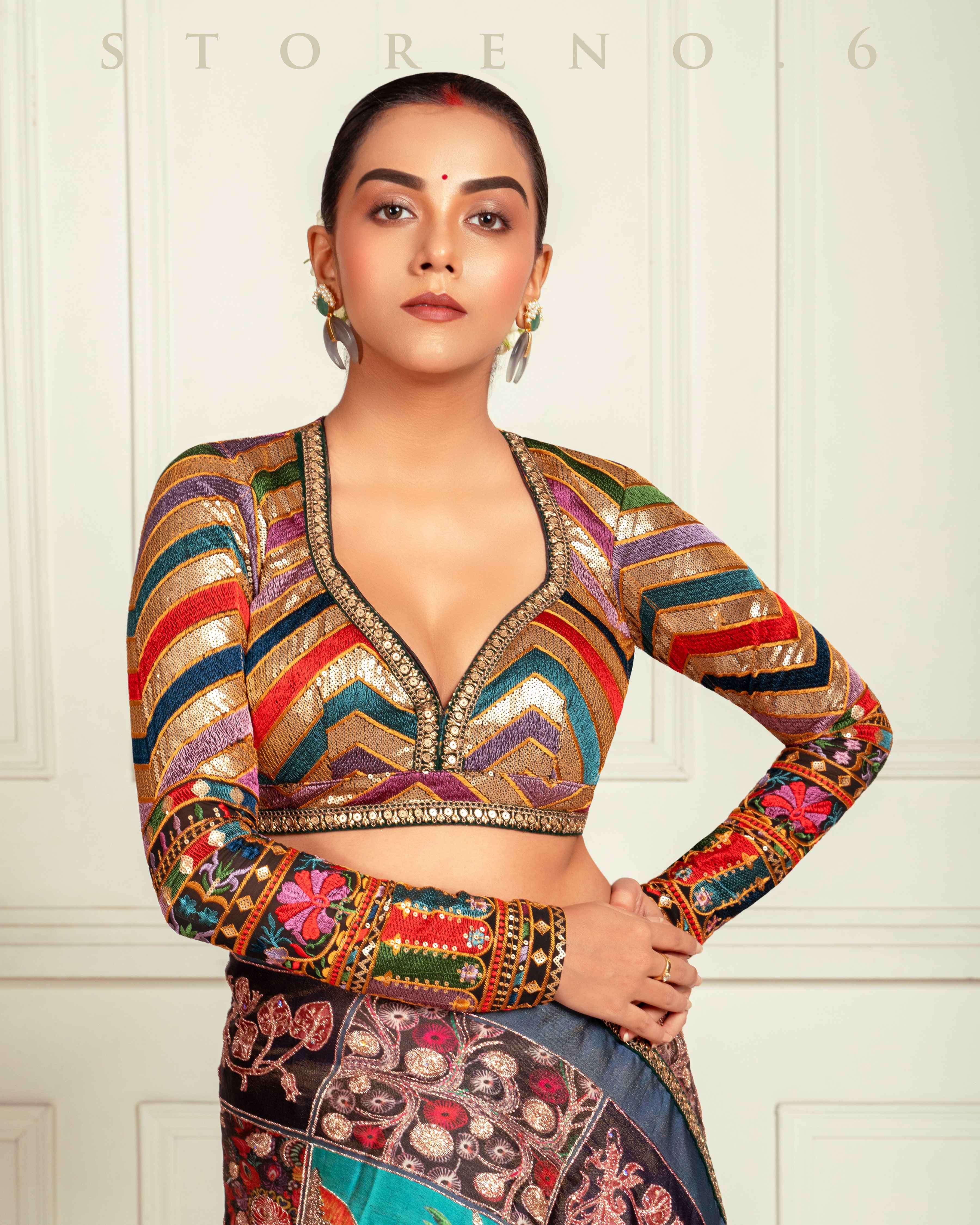 MYSTERY MUSE SAREE WITH BEBAAK SIAH PREMIUM BLOUSE