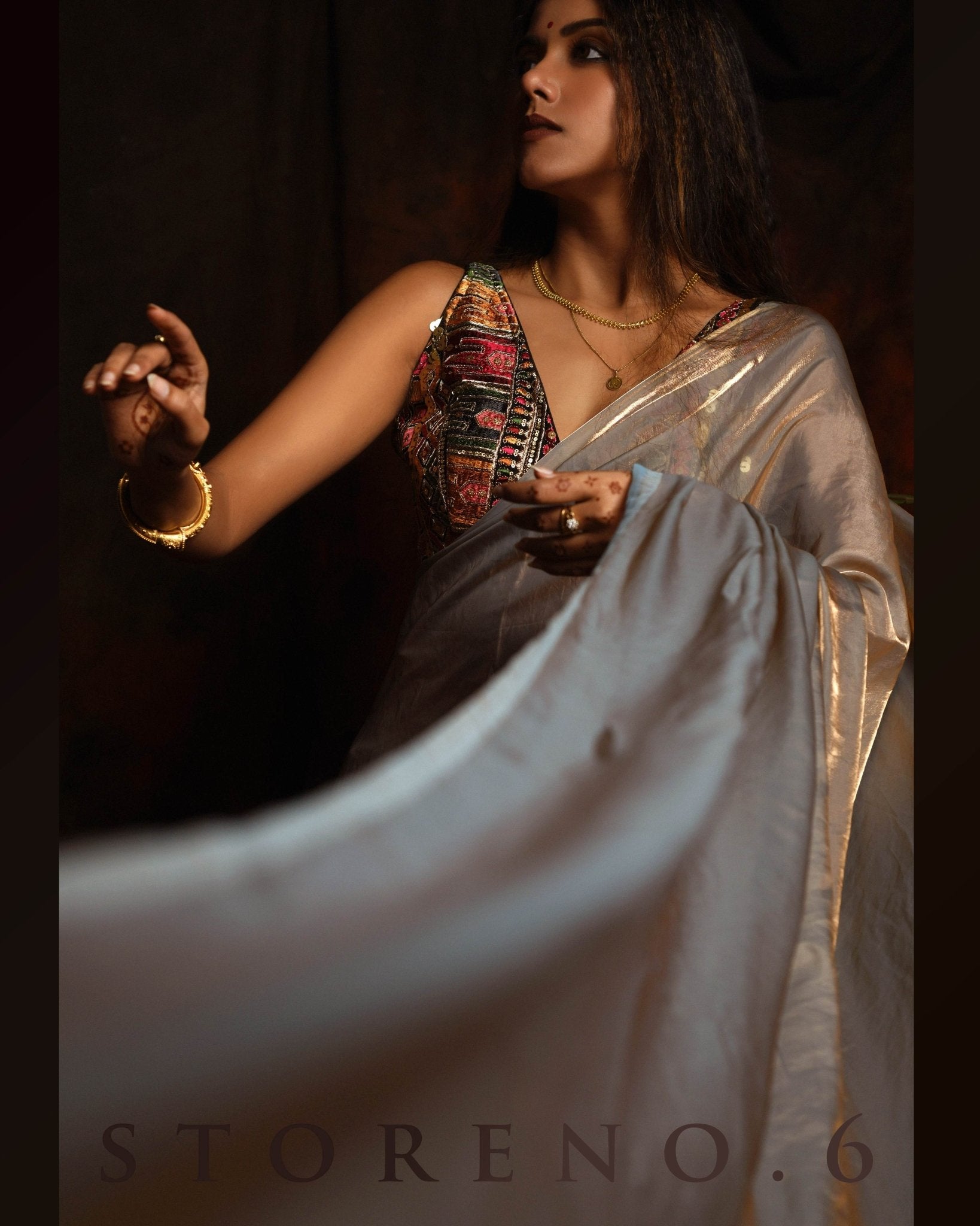 GUL KAARI SIAH PLUNGE SLEEVELESS BLOUSE