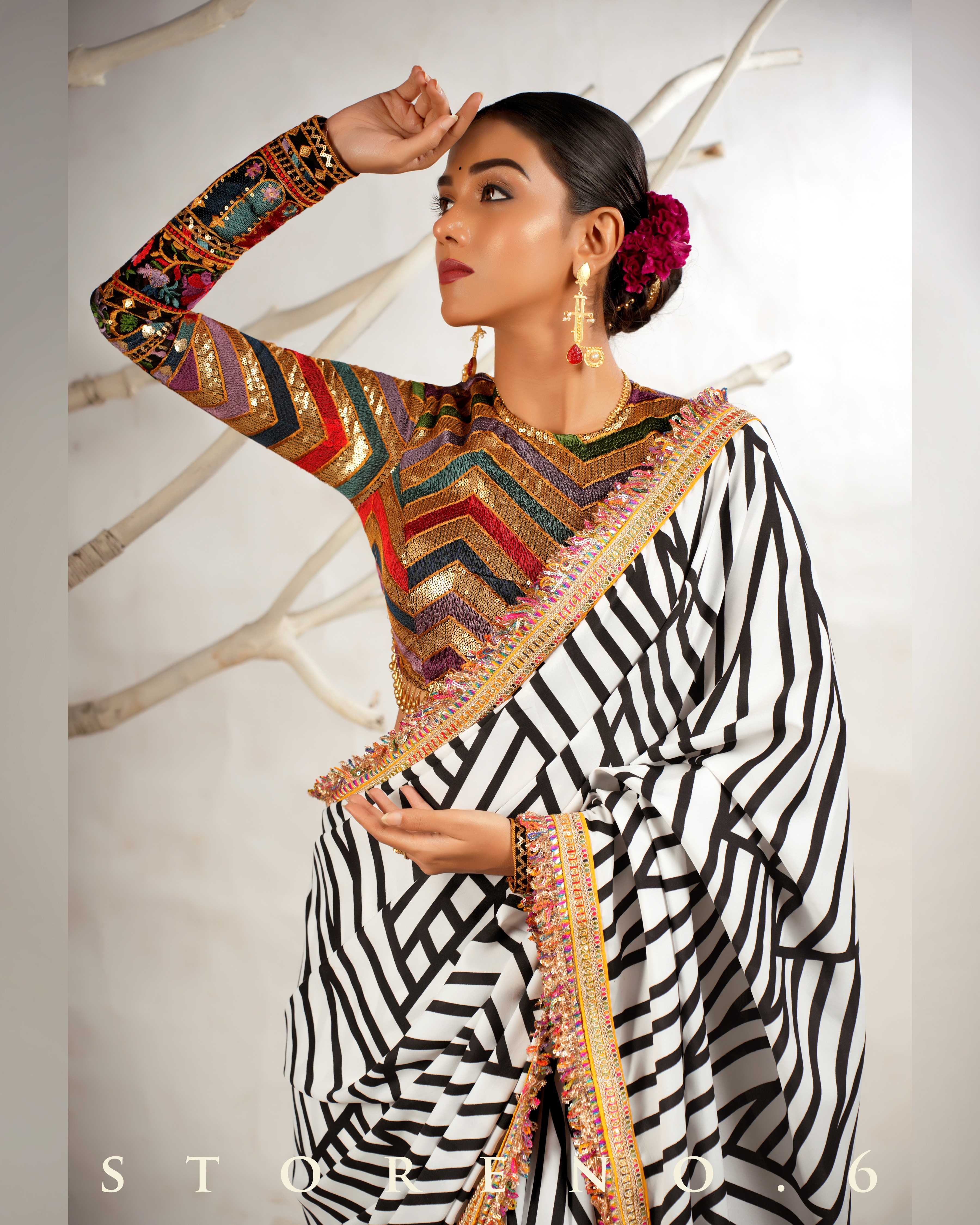 BEBAAK SIAH CLASSIC BLOUSE