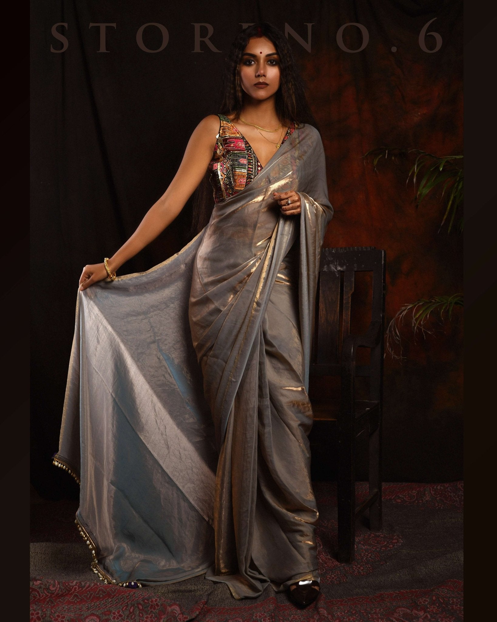 GUL KAARI SIAH PLUNGE SLEEVELESS BLOUSE