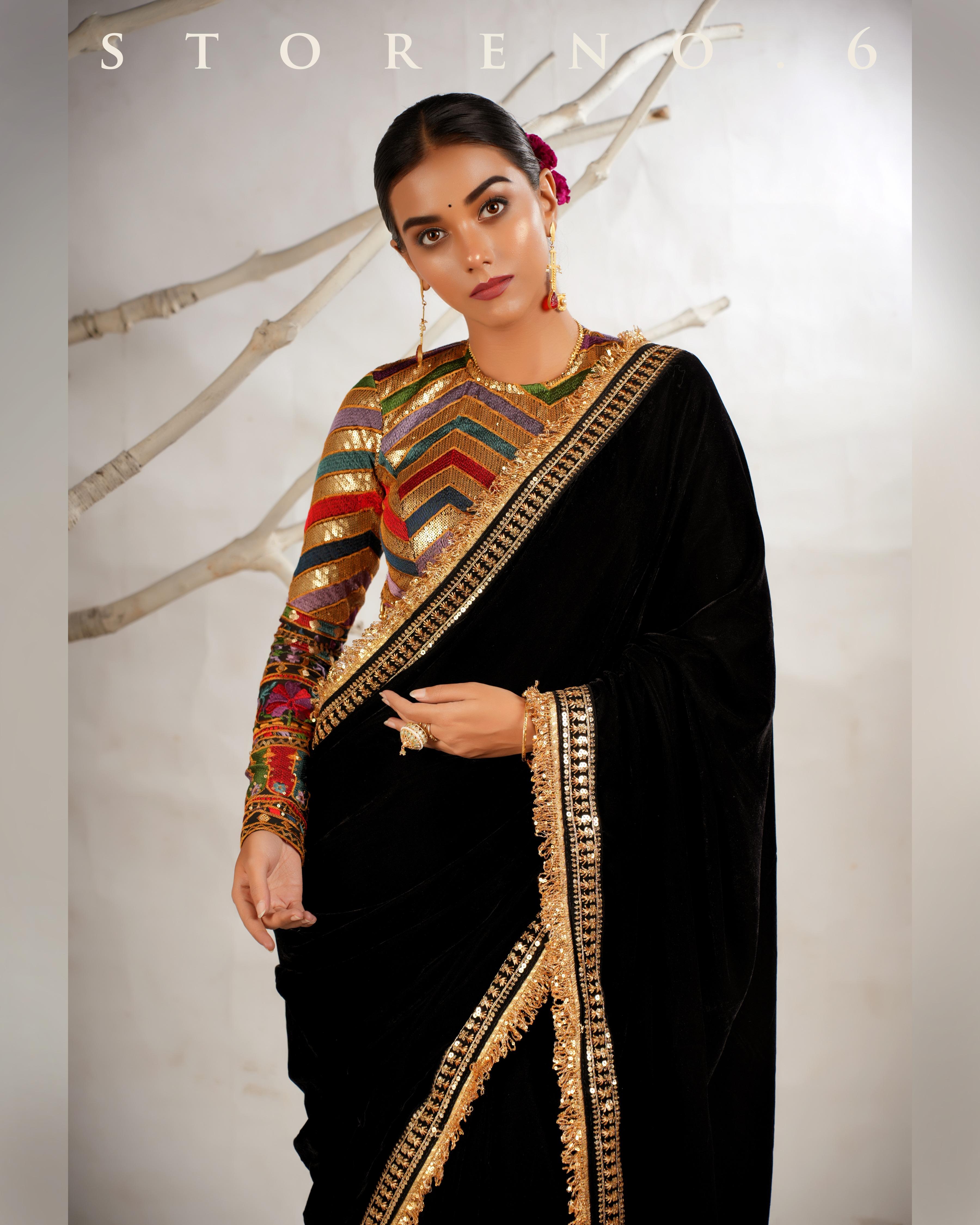 BEBAAK SIAH CLASSIC BLOUSE