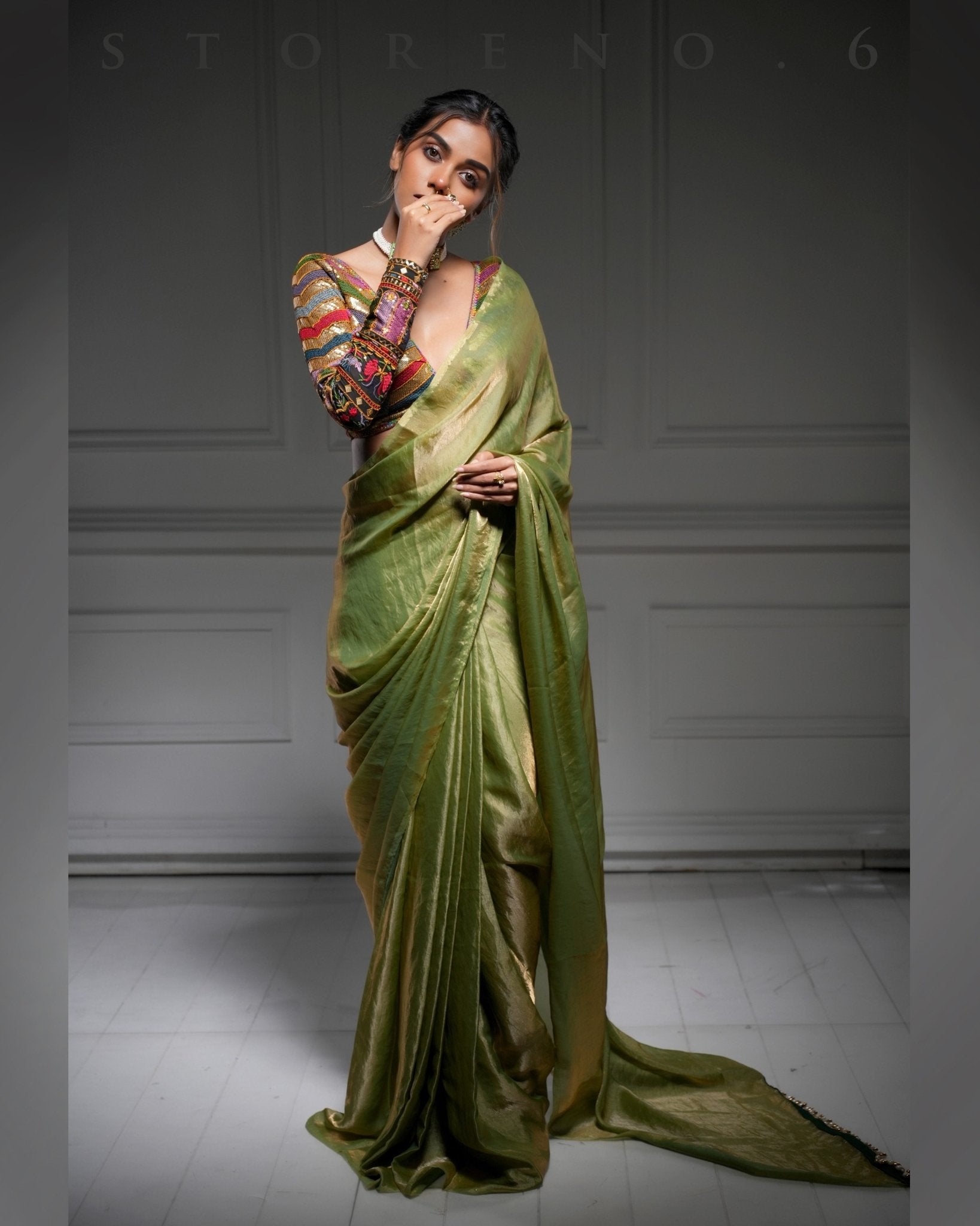 BEBAAK SIAH BLOUSE