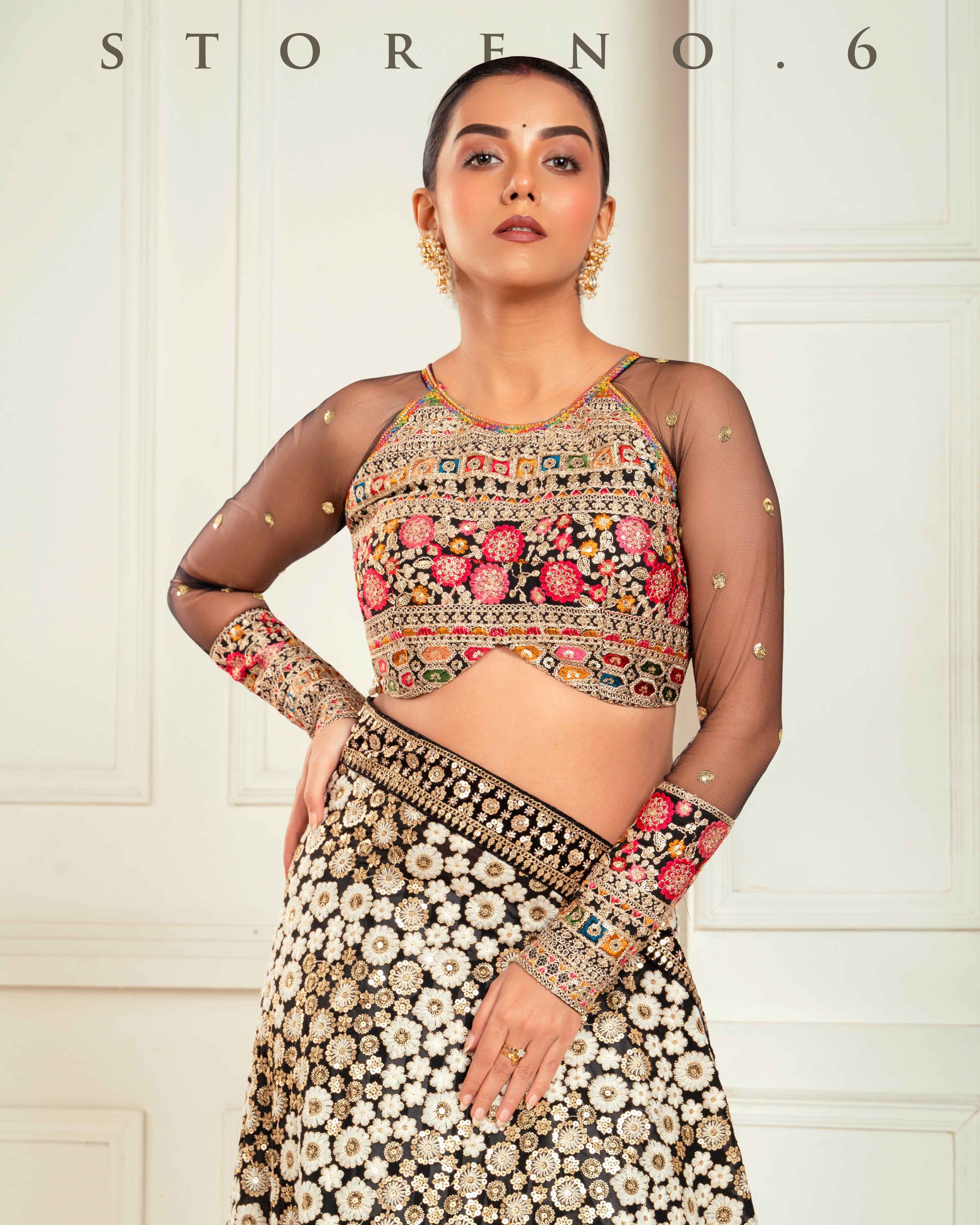 GRAPHIC GODDESS SAREE WITH GUL KAARI SIAH MELANGE BLOUSE