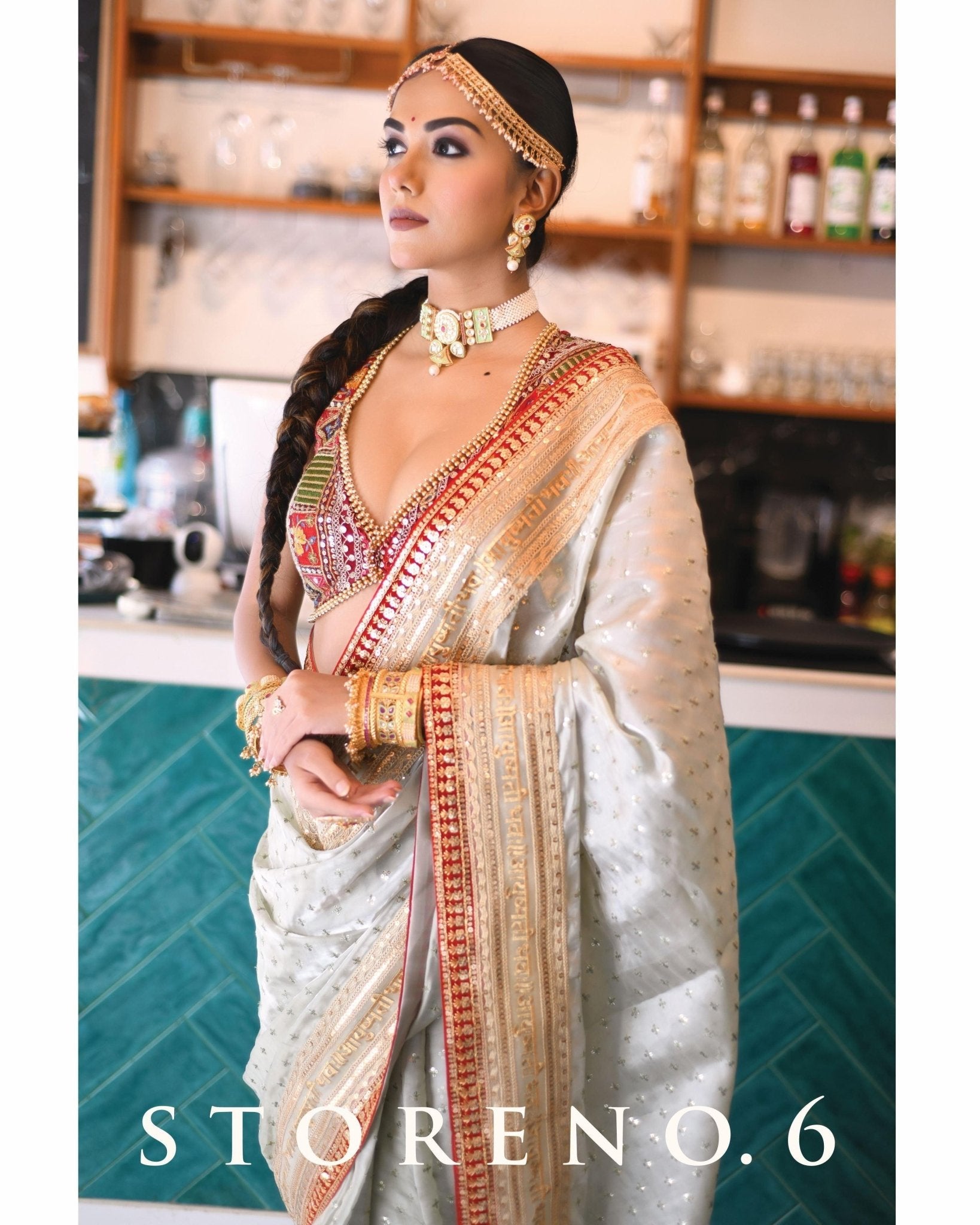 ROYAL SUBTLE QUEEN SAREE WITH LUSH OF BERRY SLEEVELESS BLOUSE