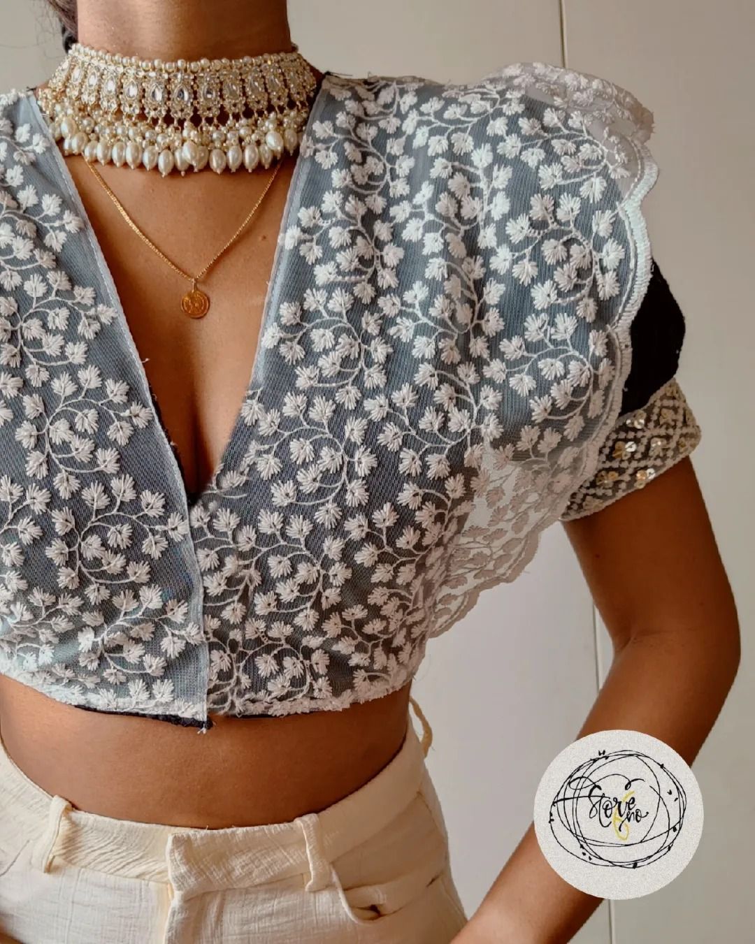 BLACK HAKOBA BLOUSE-SIZE 32