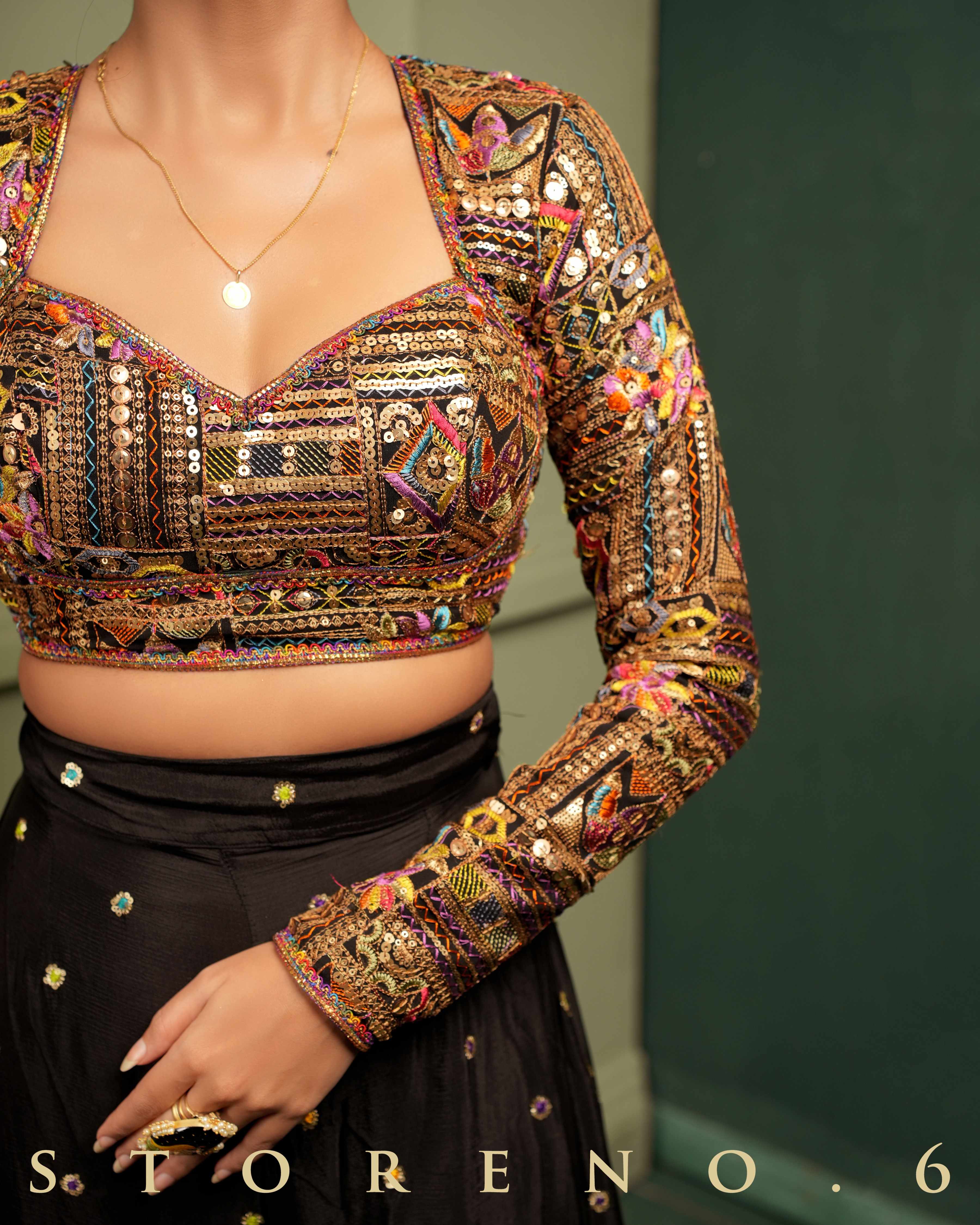 LUSH OF BLACK SASSY BLOUSE