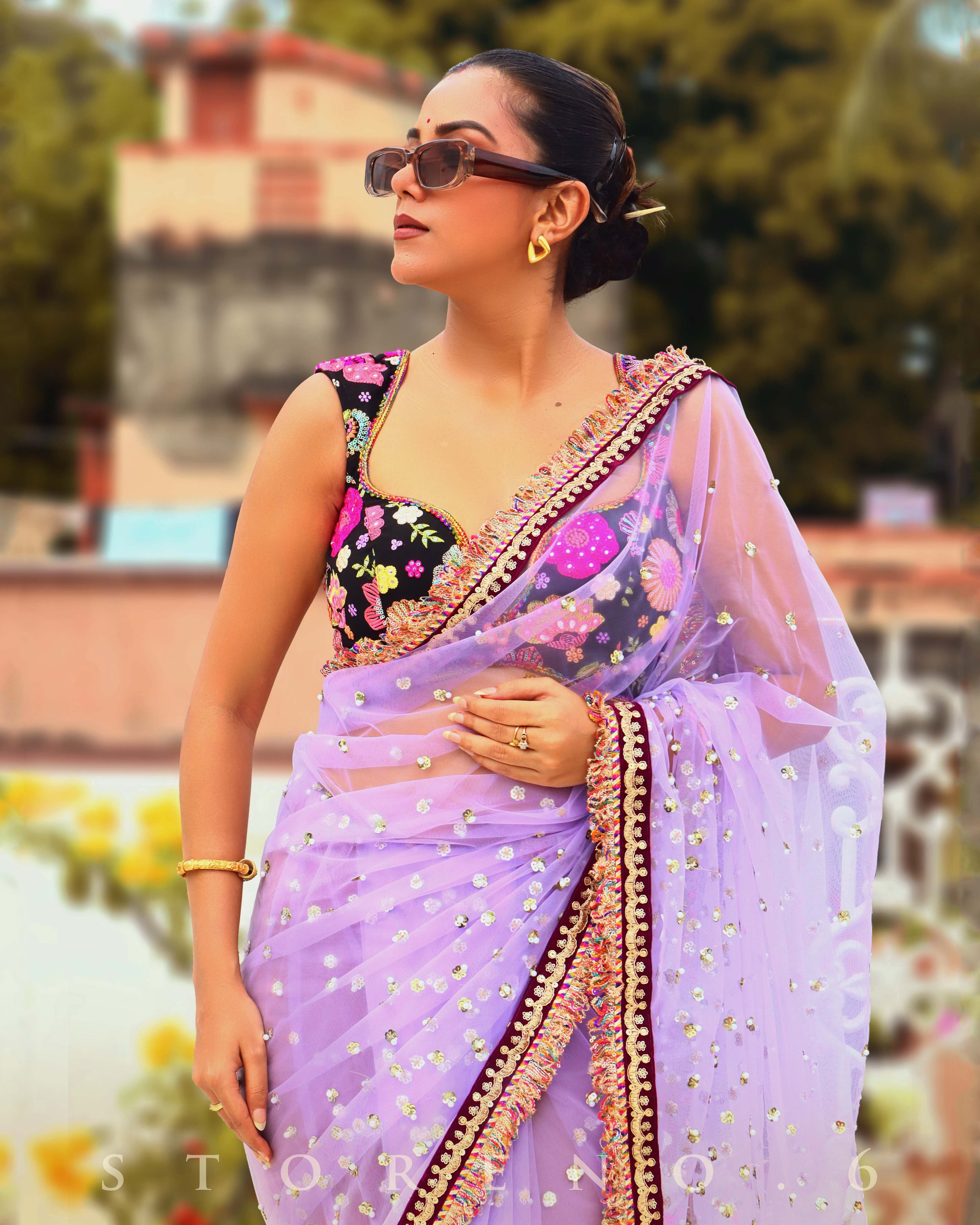 DYNAMIC DECEMBER SAREE WITH RANG SIAH PRINCESS SLEEVELESS BLOUSE