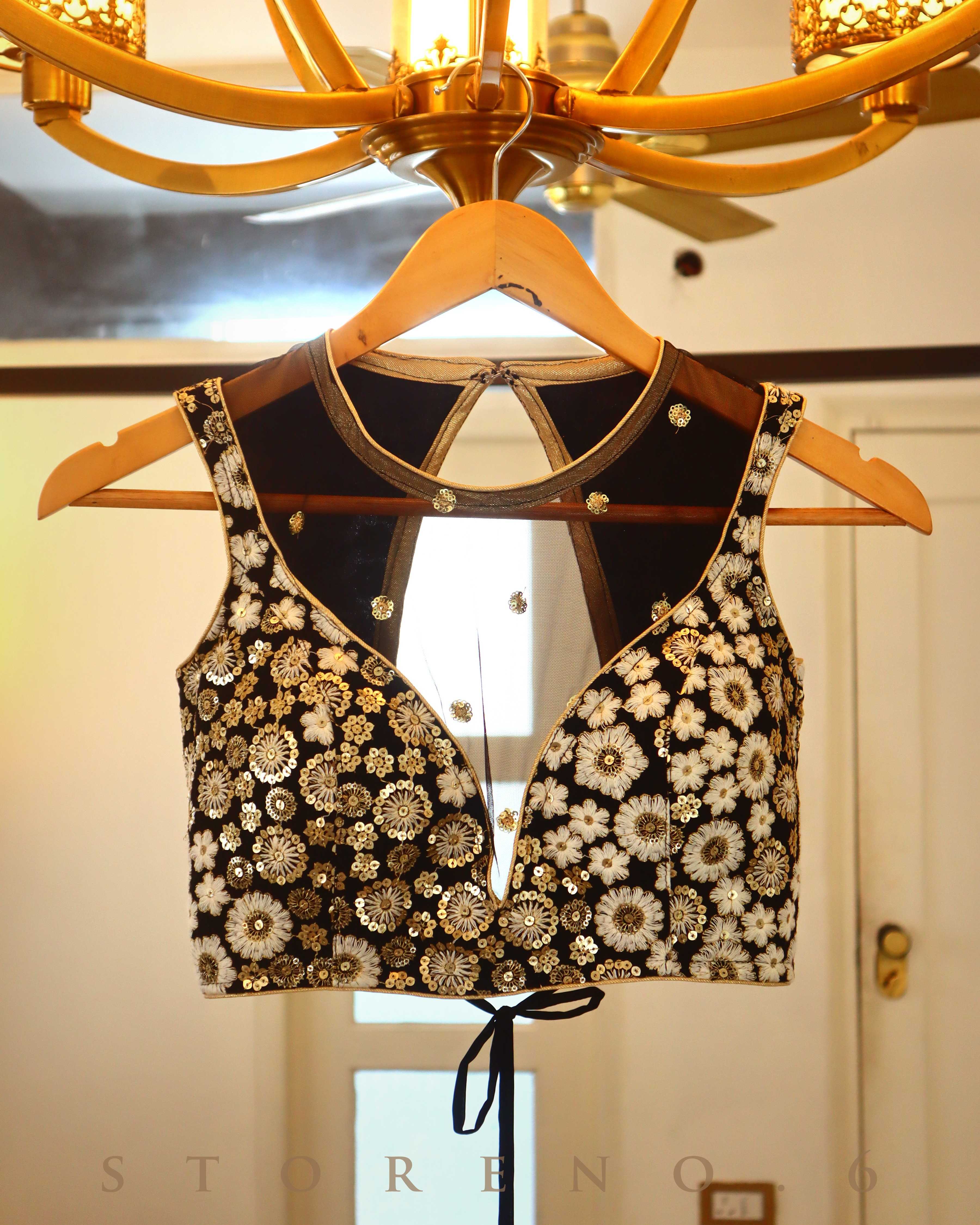NARGIS-E-SIAH SLEEVELESS BLOUSE