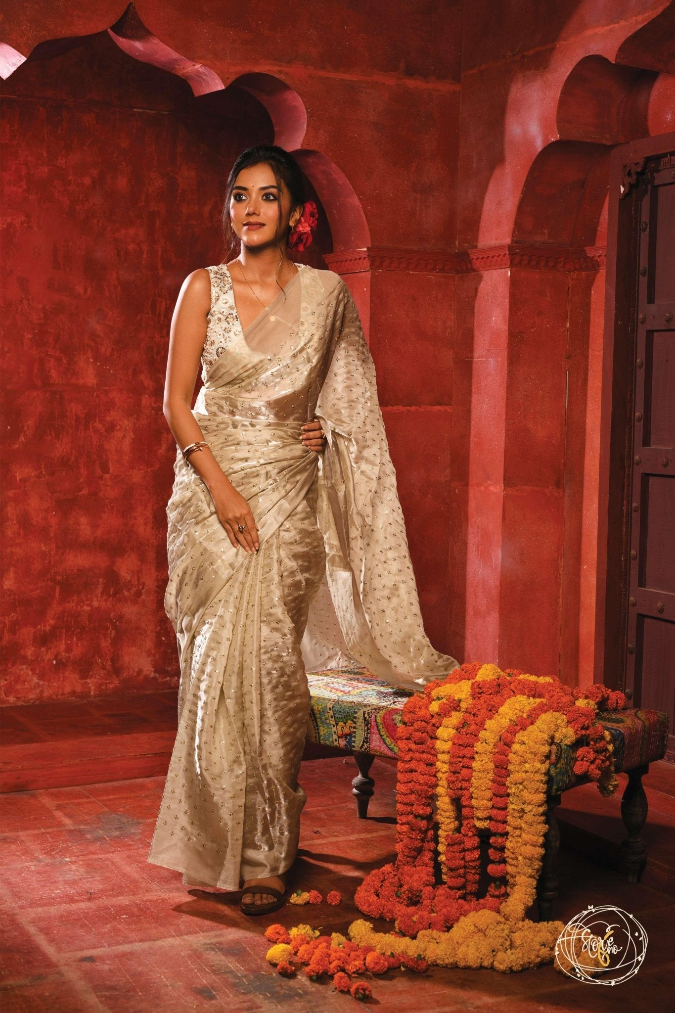 THE SUBTLE QUEEN SAREE AND BLOUSE SET