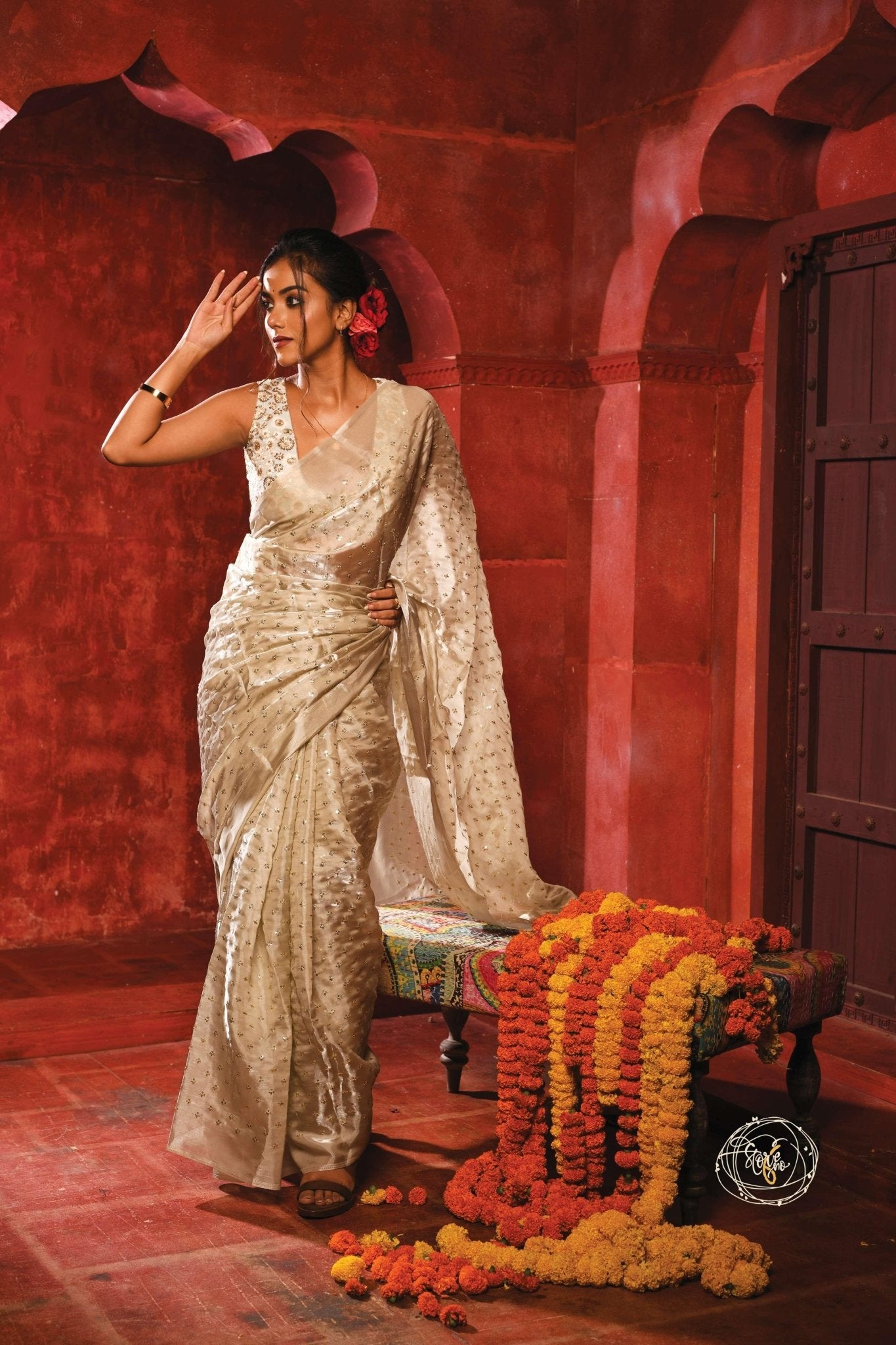 THE SUBTLE QUEEN SAREE AND BLOUSE SET