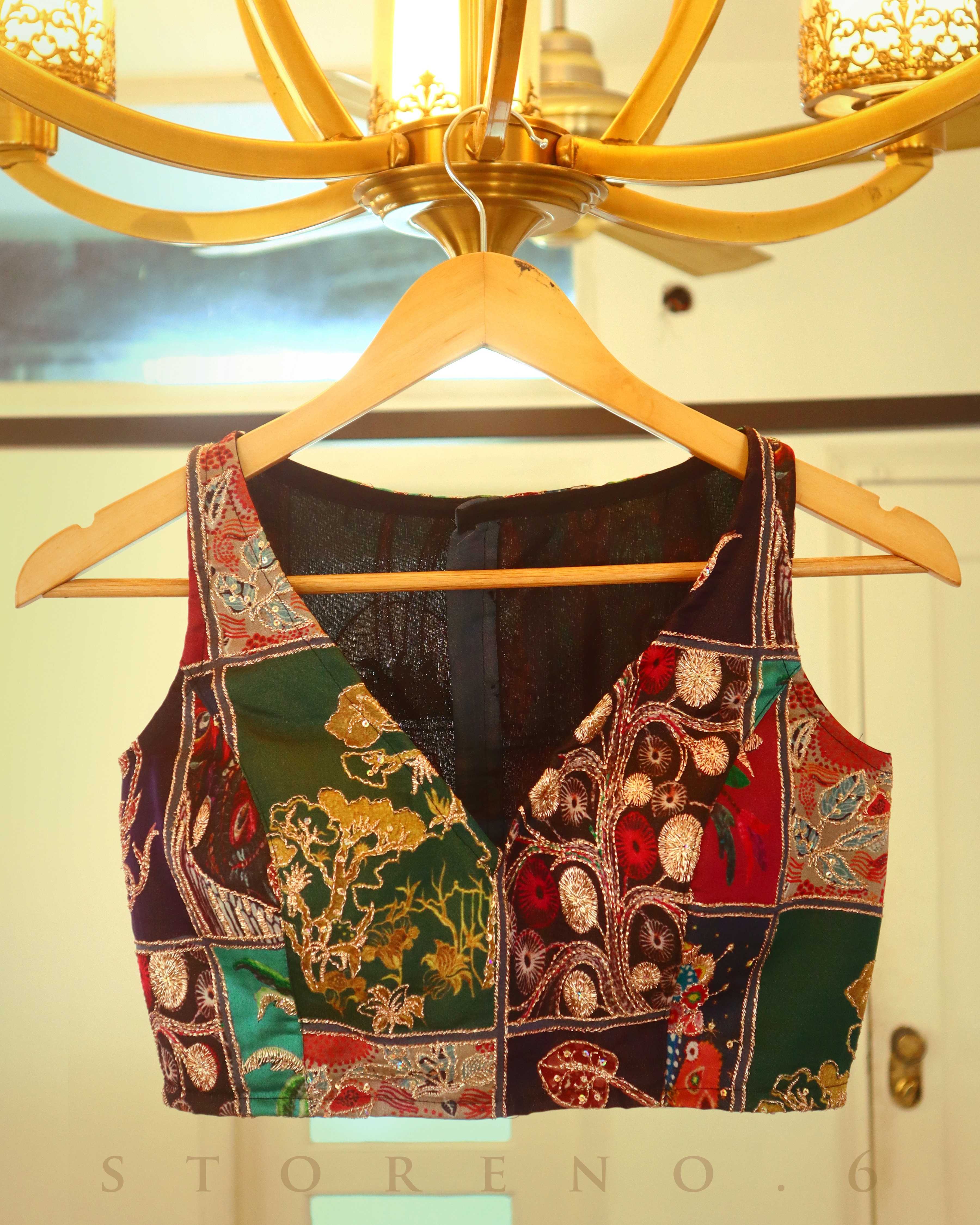 GARDEN PANAROMA CLASSIC SLEEVELESS BLOUSE