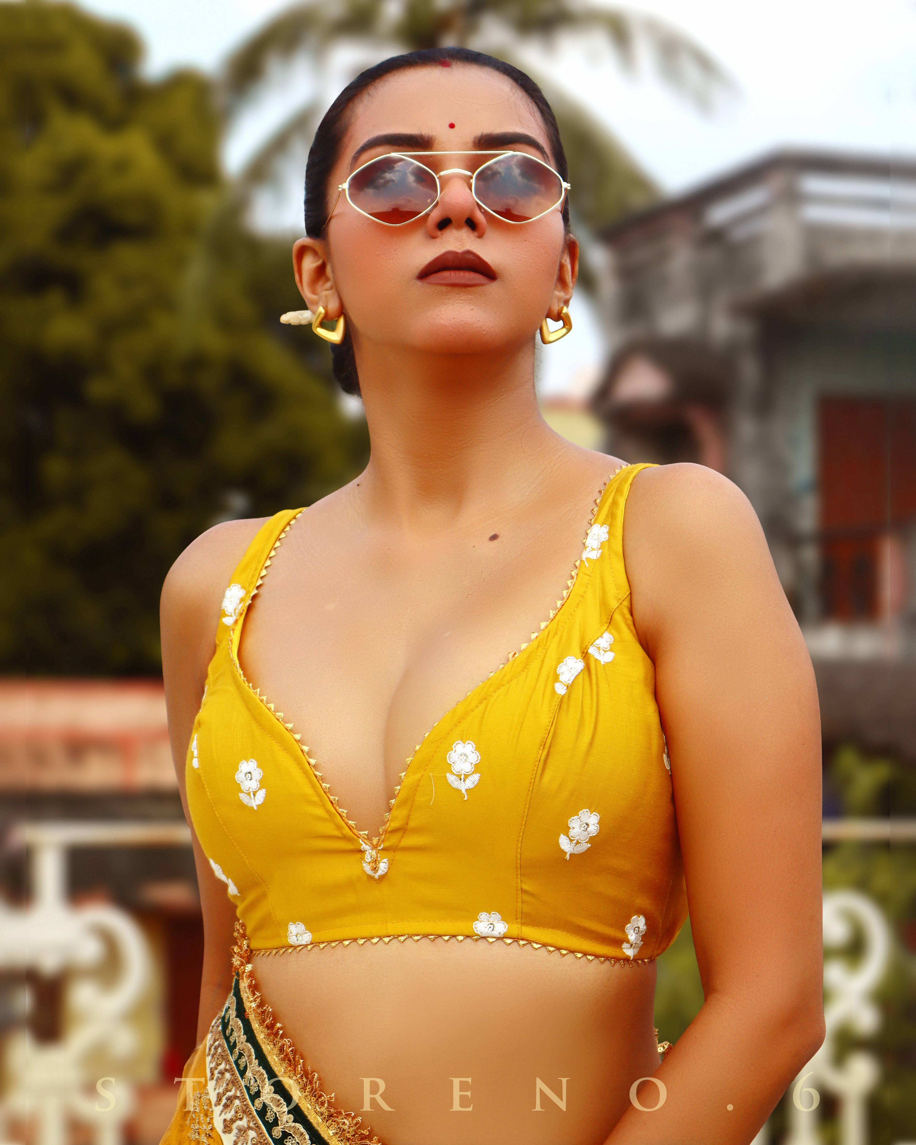 JASMINE JESSAMY SLEEVELESS BLOUSE