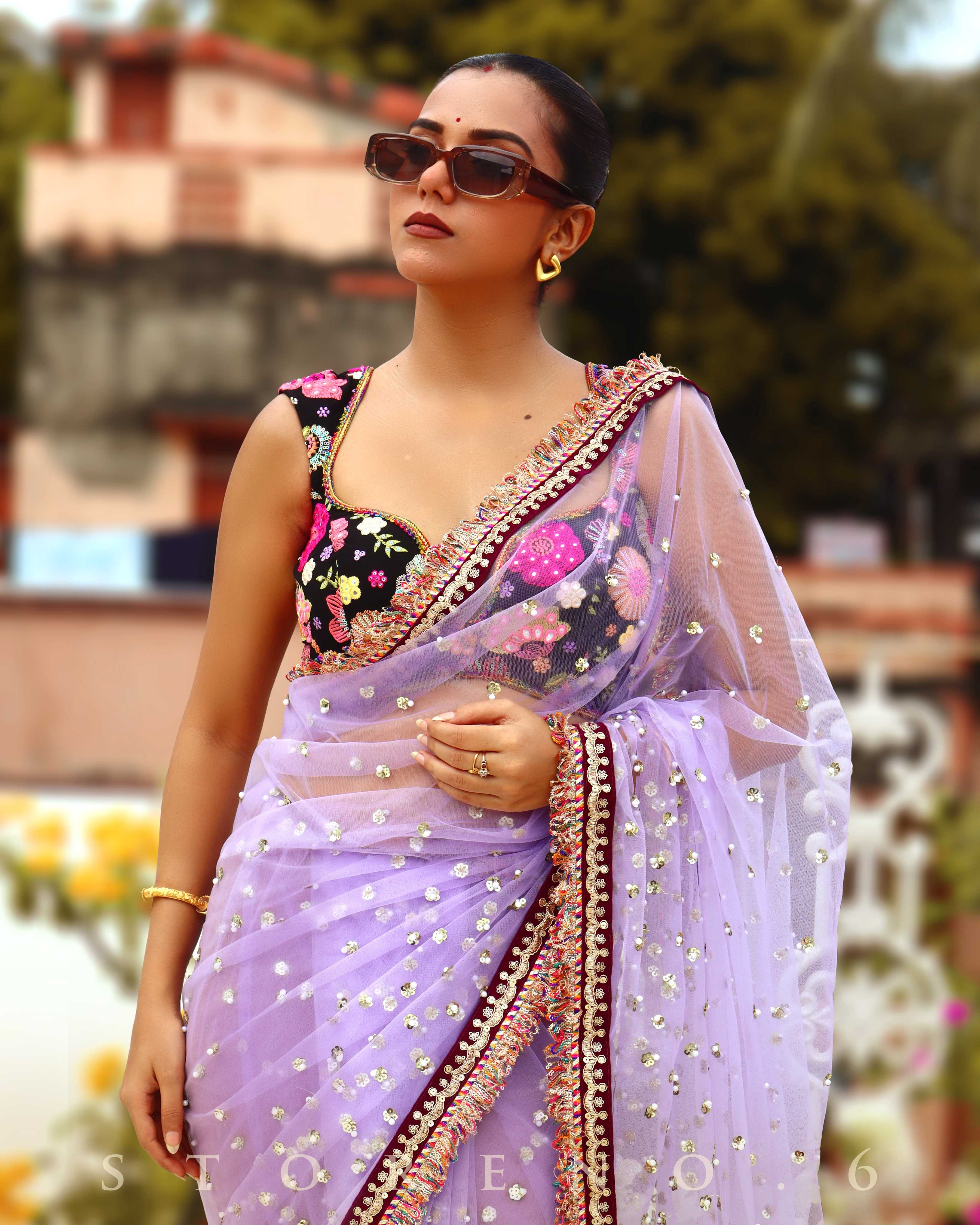 DYNAMIC DECEMBER SAREE WITH RANG SIAH PRINCESS SLEEVELESS BLOUSE