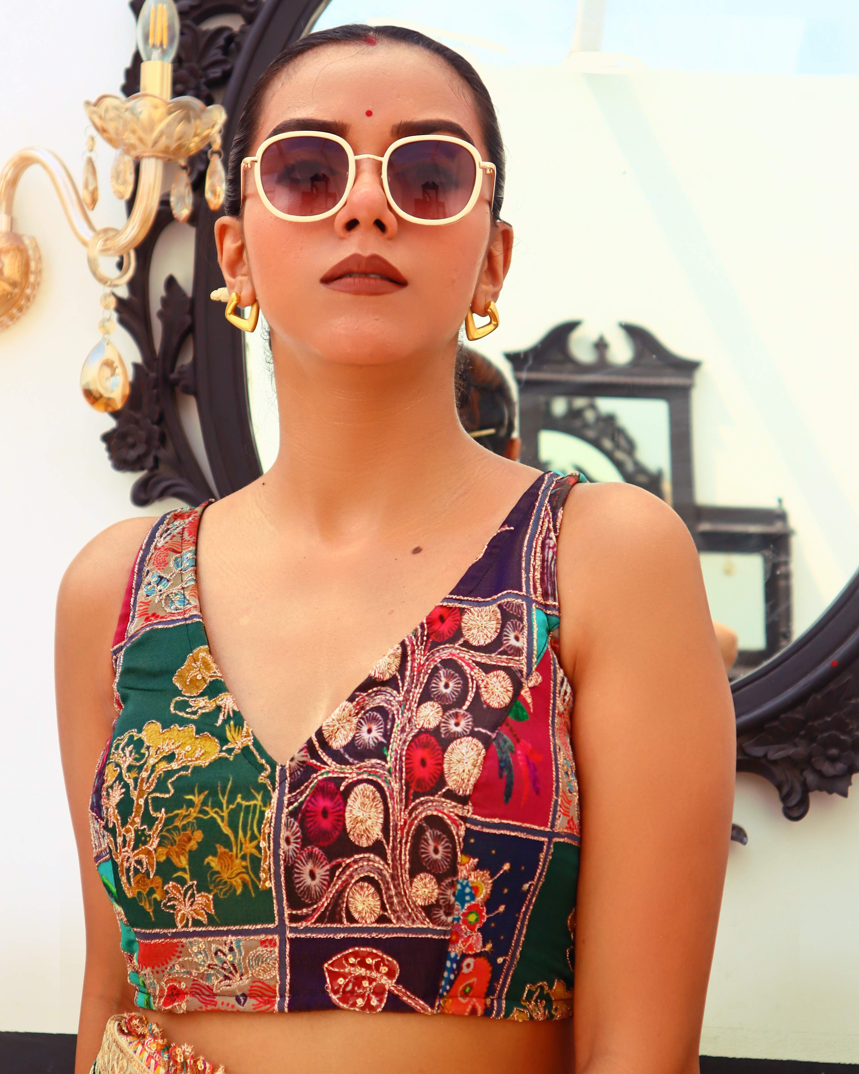 GARDEN PANAROMA CLASSIC SLEEVELESS BLOUSE