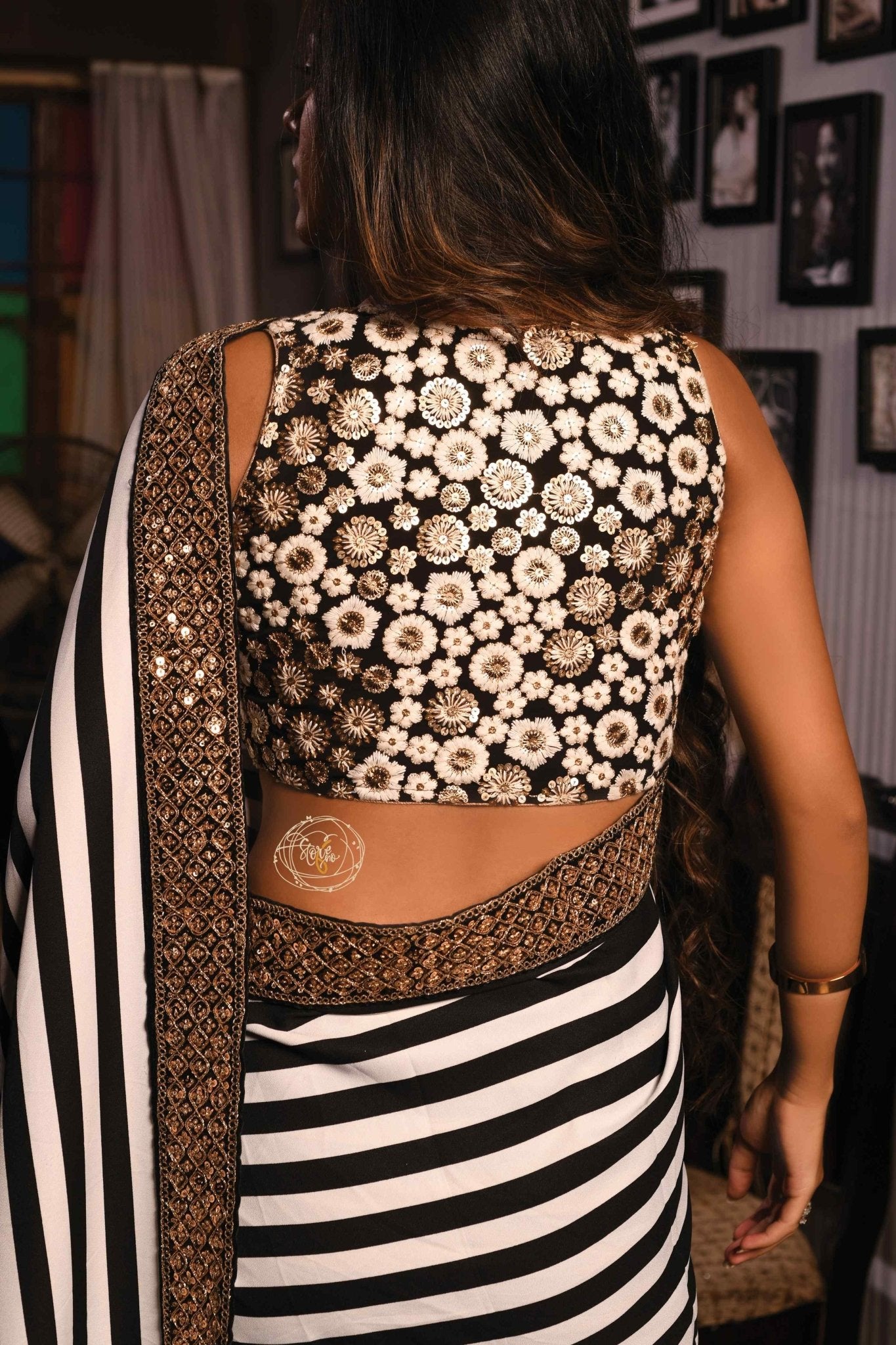 NARGIS-E-SIAH BLOUSE