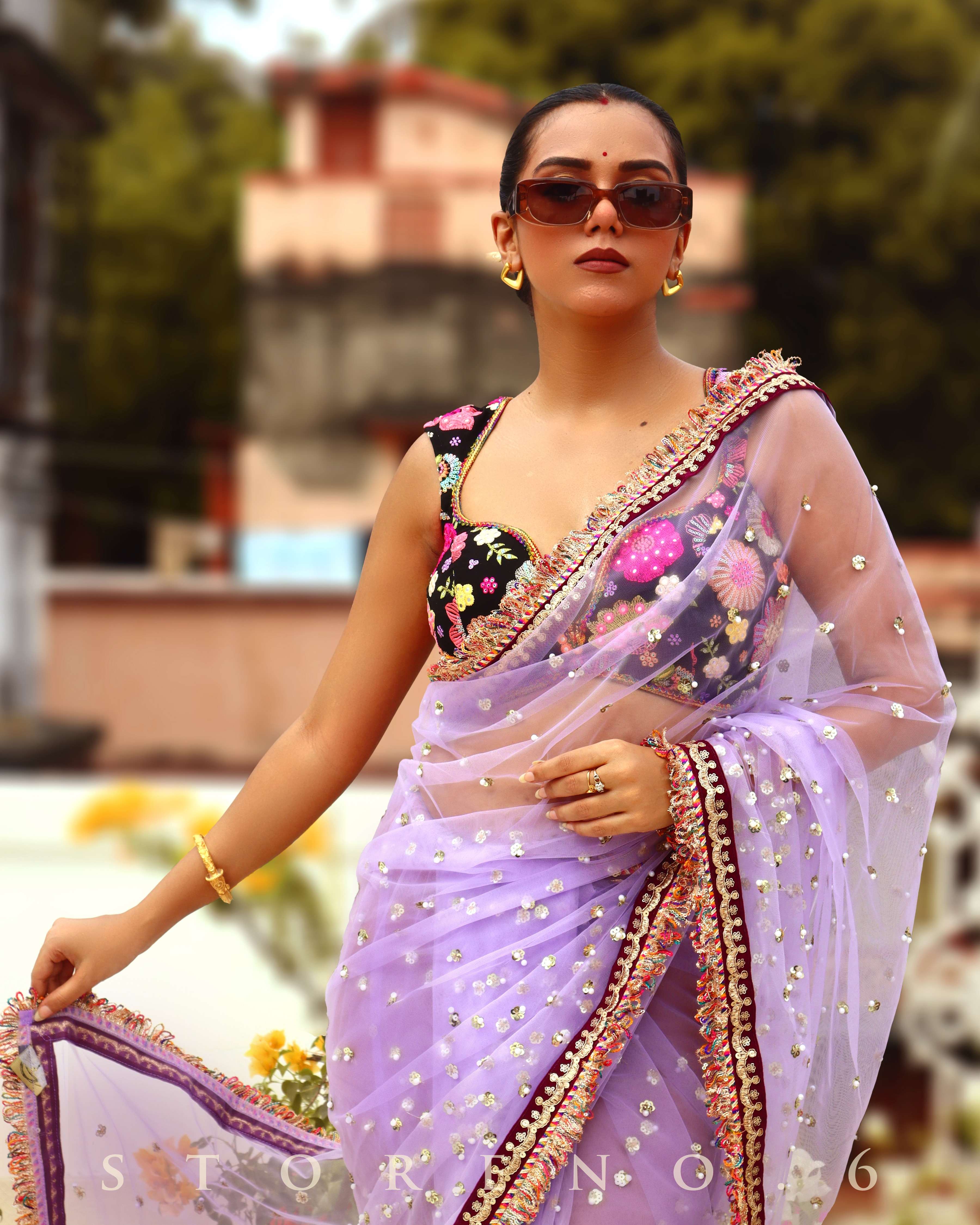 DYNAMIC DECEMBER SAREE WITH RANG SIAH PRINCESS SLEEVELESS BLOUSE
