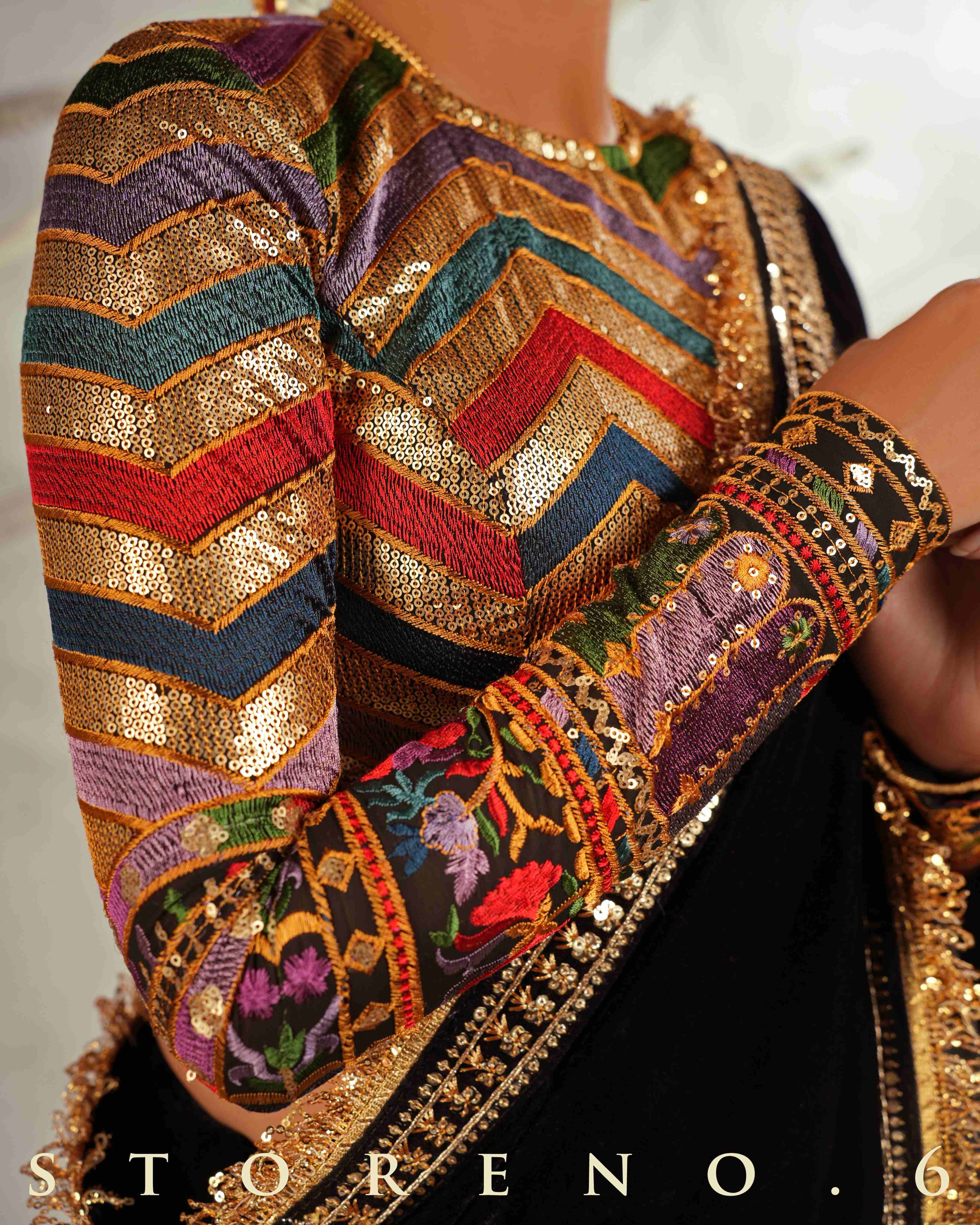 BEBAAK SIAH CLASSIC BLOUSE