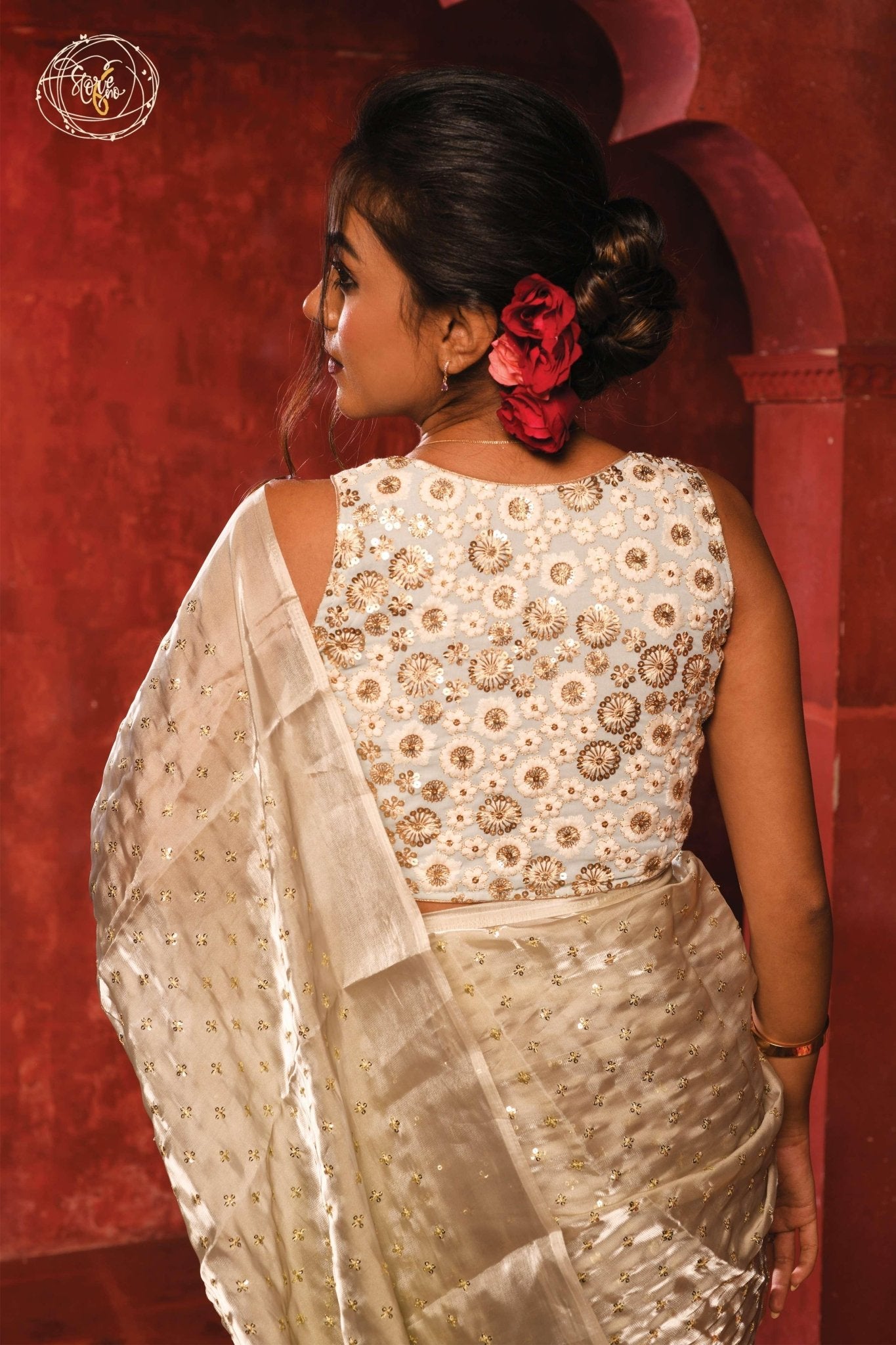 THE SUBTLE QUEEN SAREE AND BLOUSE SET