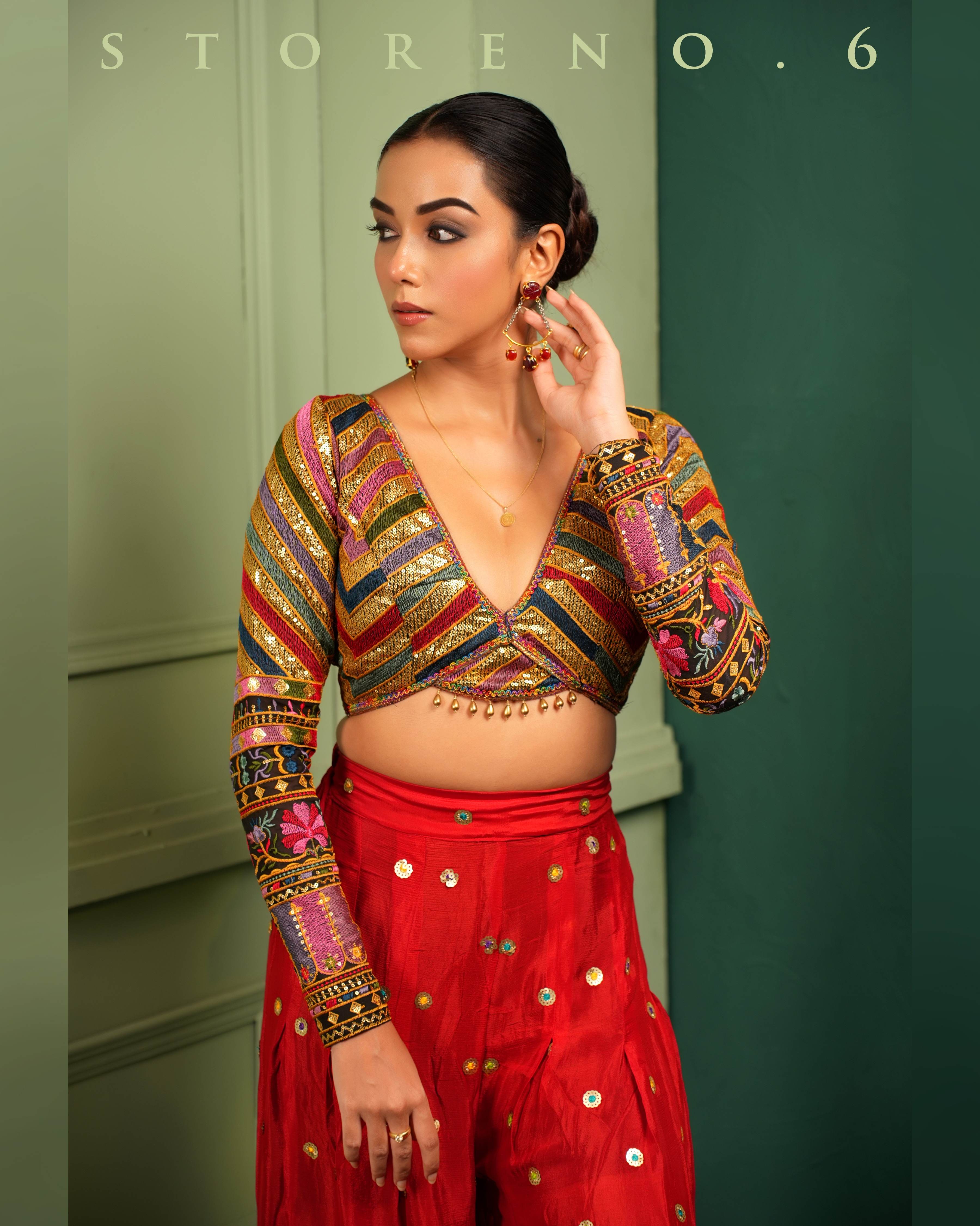 BEBAAK SIAH SASSY BLOUSE
