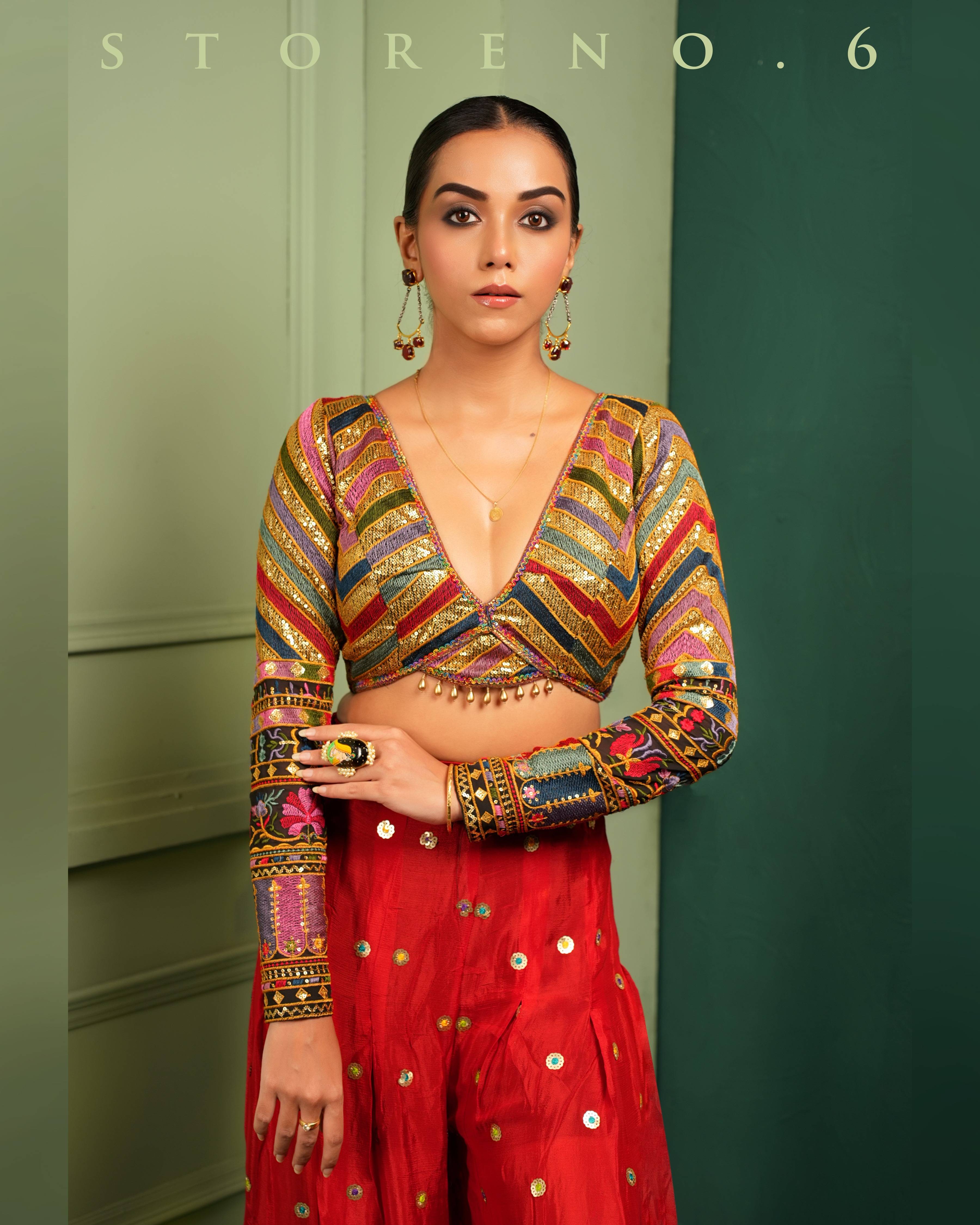 BEBAAK SIAH SASSY BLOUSE