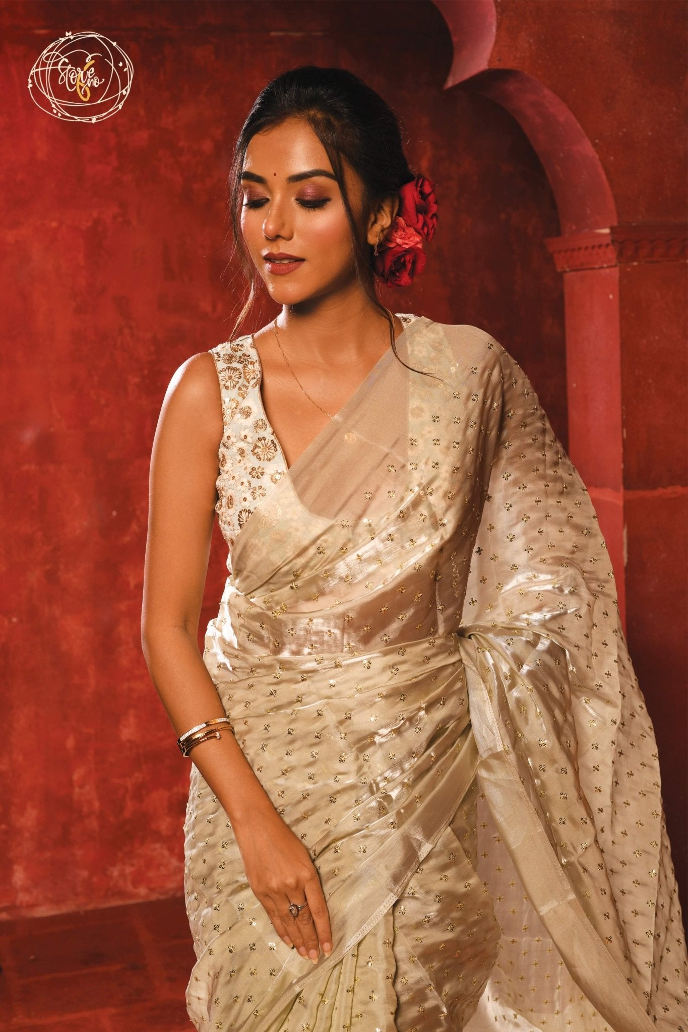 THE SUBTLE QUEEN SAREE AND BLOUSE SET
