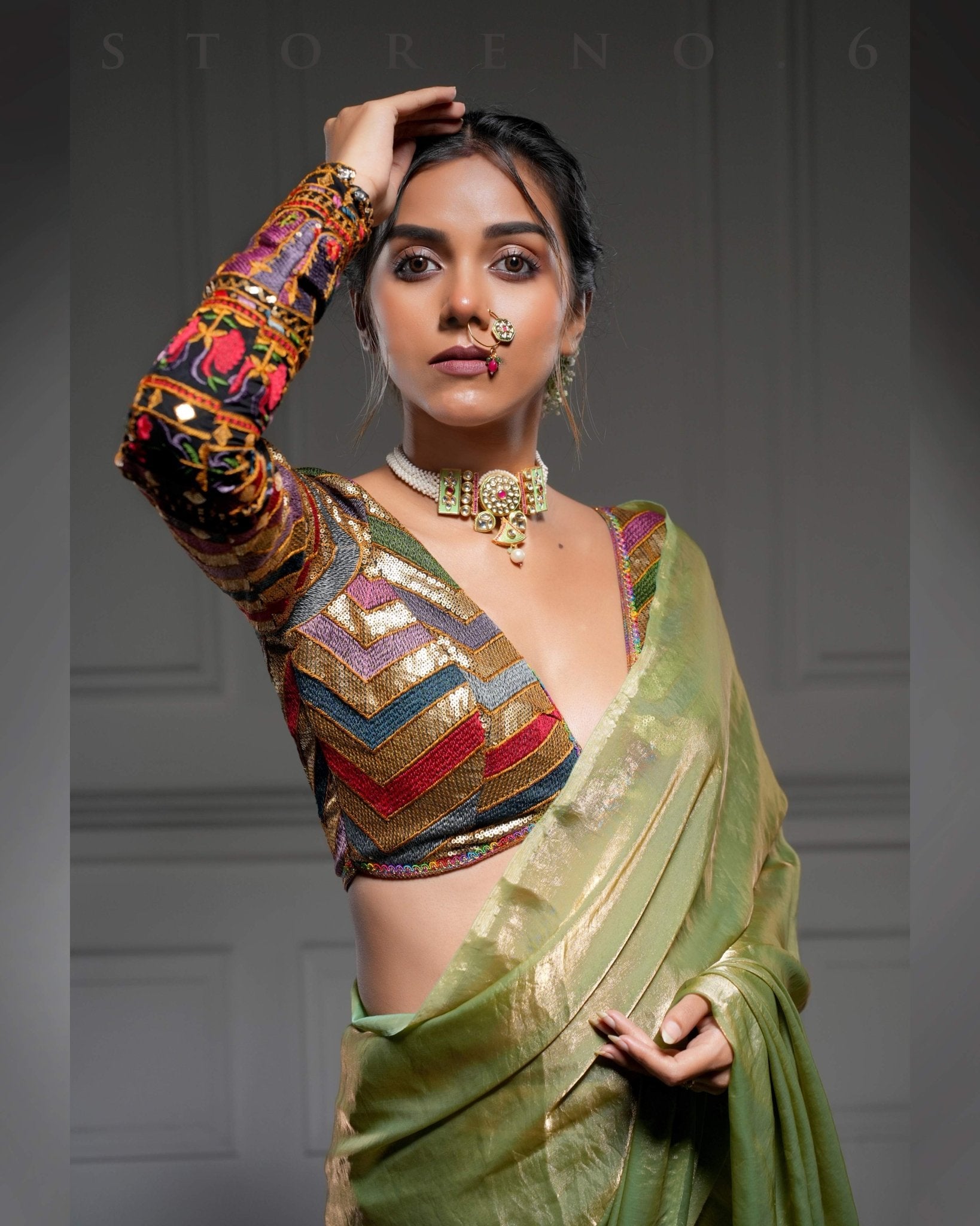 BEBAAK SIAH BLOUSE