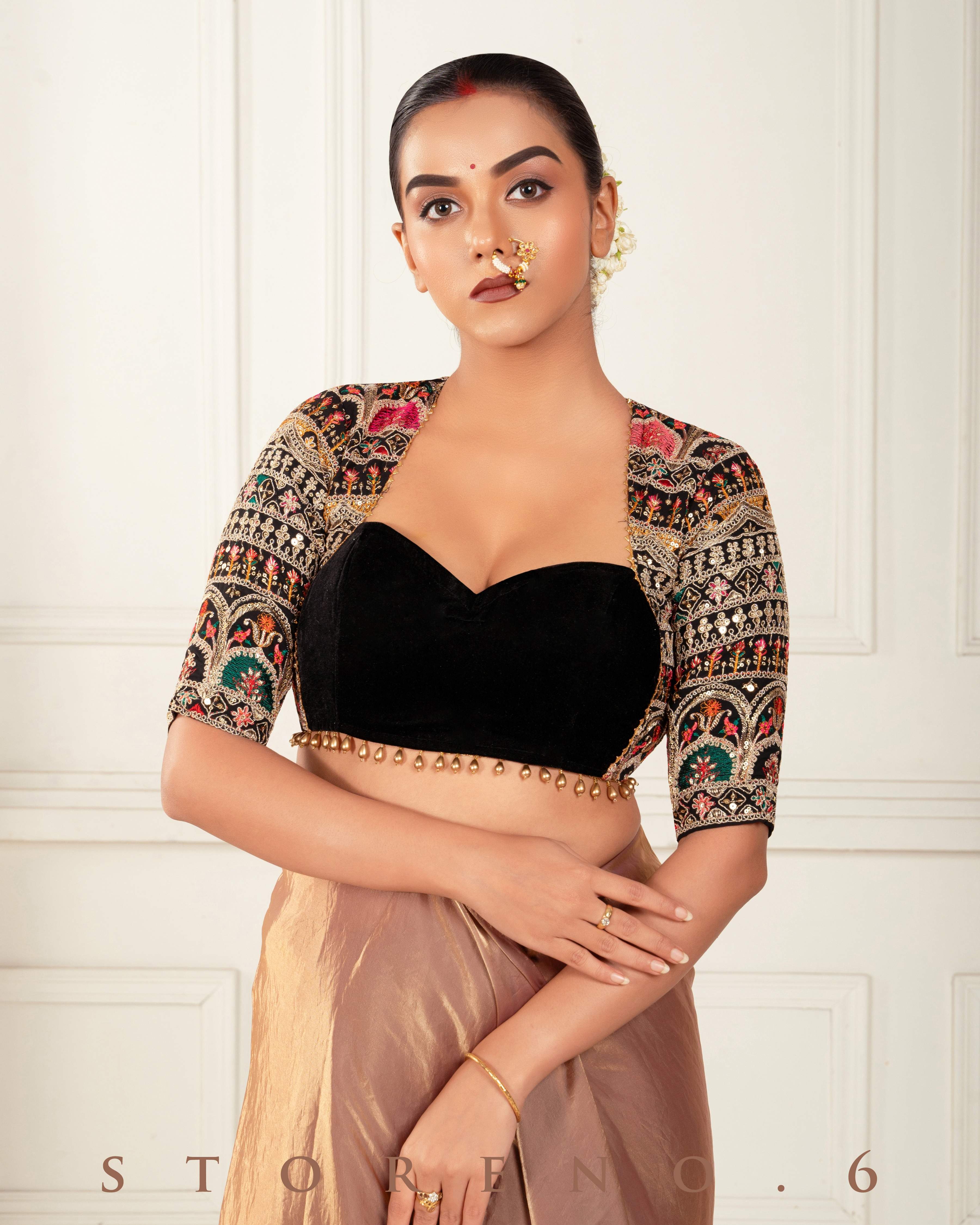 TWILIGHT TITAN SAREE WITH DUSK DELUXE BLOUSE