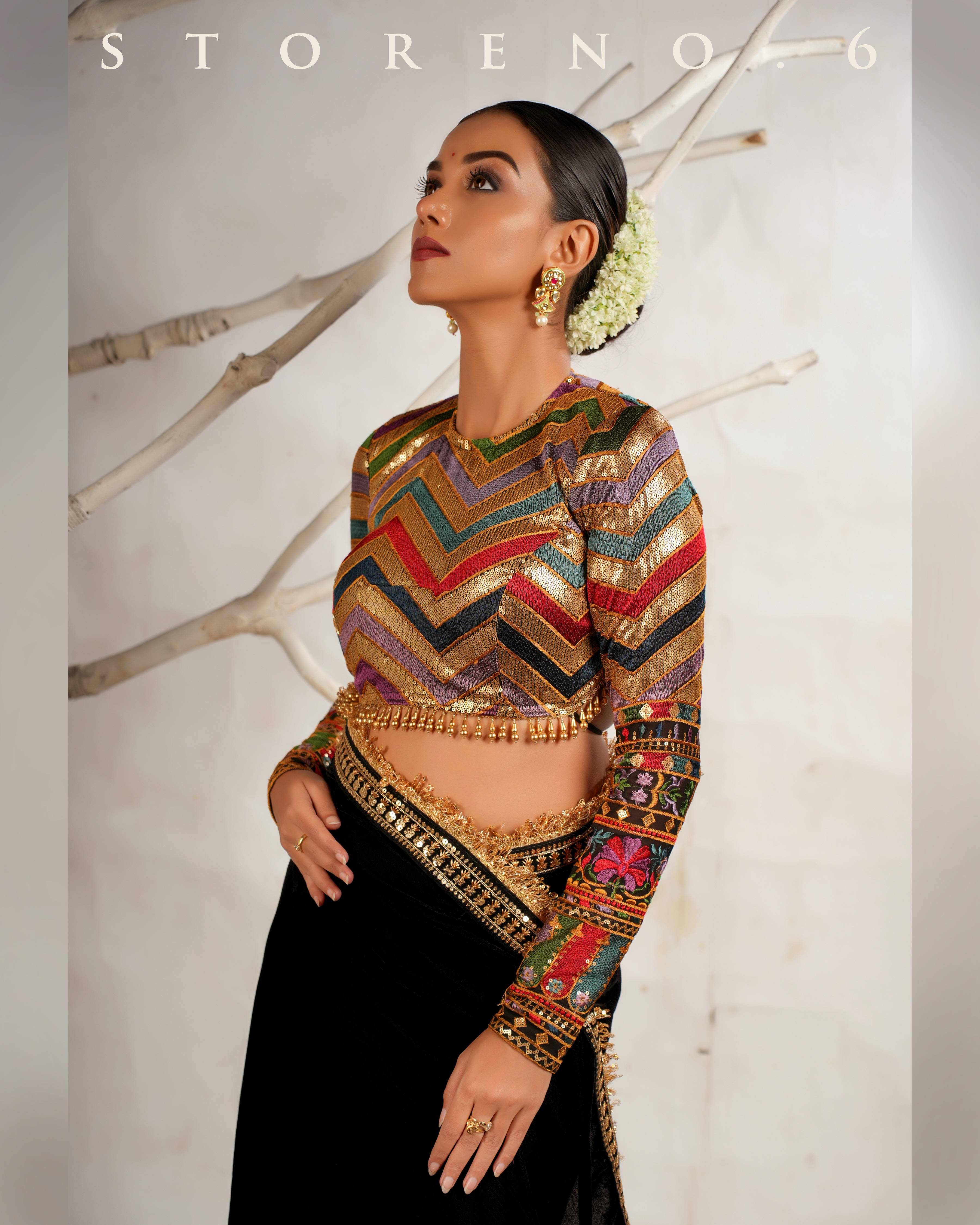 BEBAAK SIAH CLASSIC BLOUSE