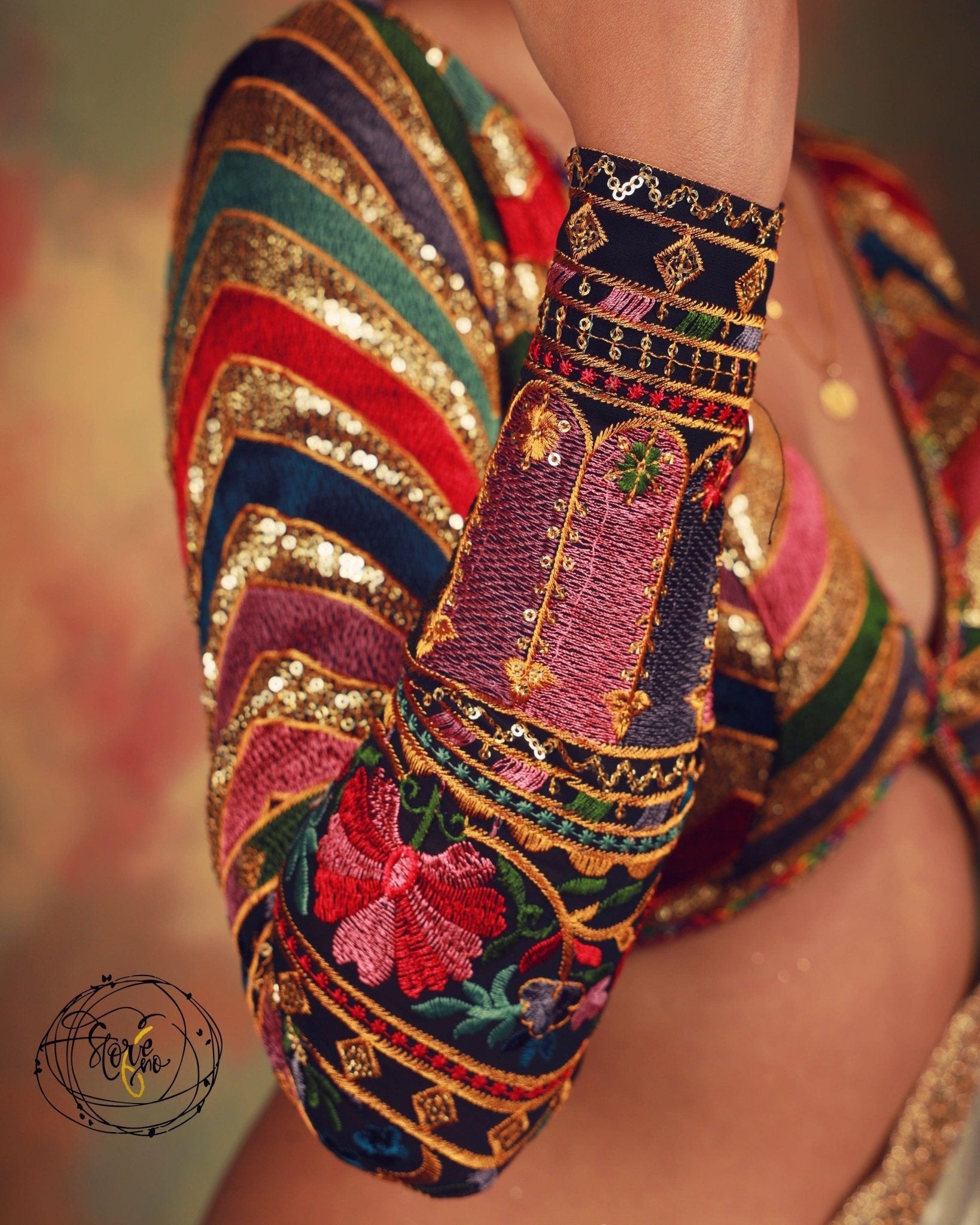 BEBAAK SIAH BLOUSE