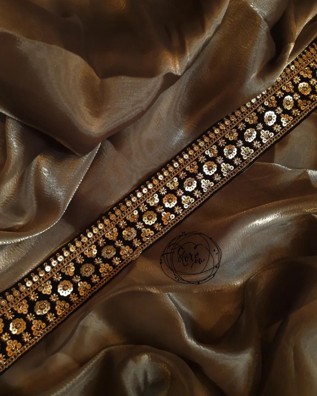 GUL KAARI SIAH PLUNGE BLOUSE WITH NOOR-E-SIAH SAREE