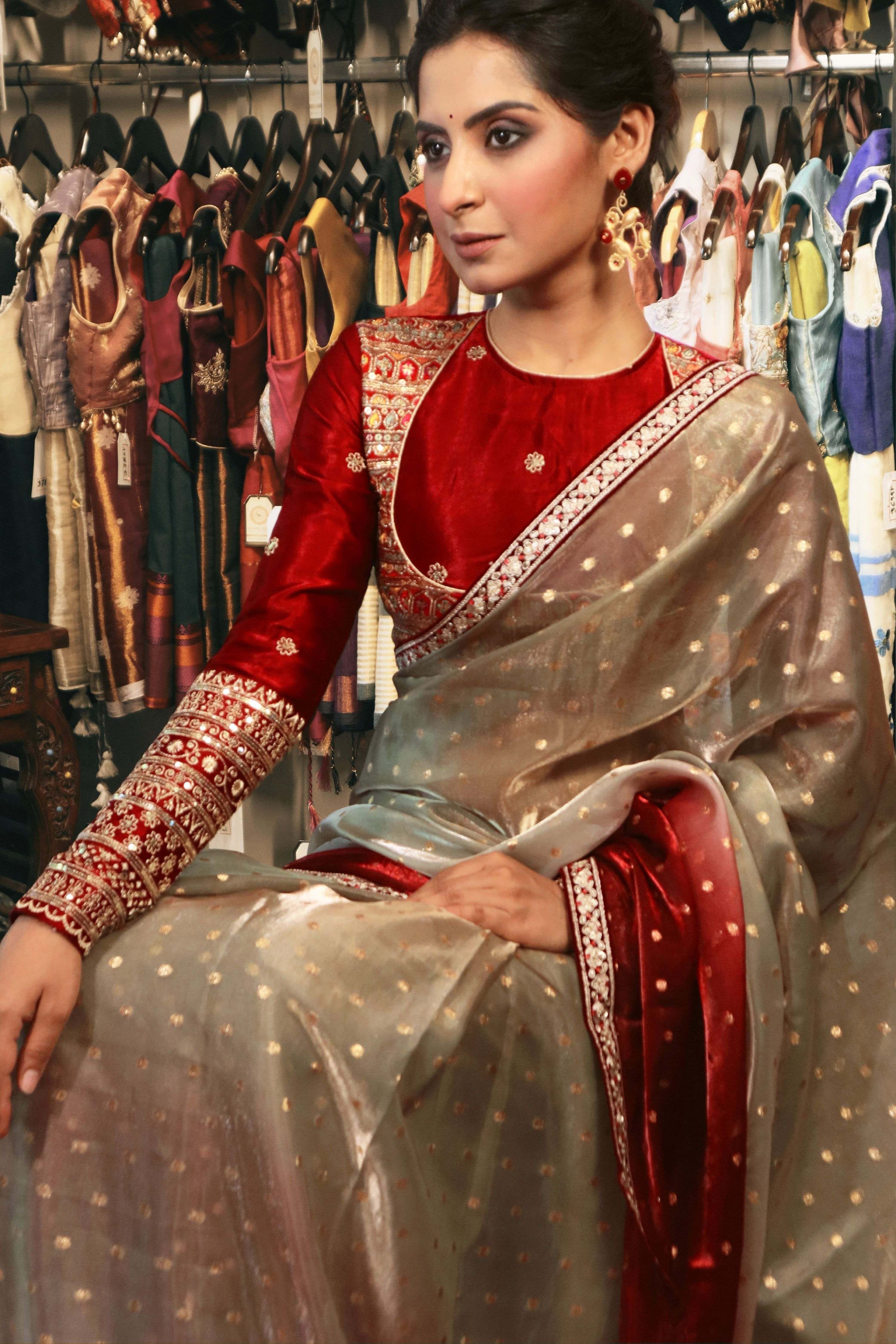 MOONRISE GLOW SAREE WITH ABSOLUTE APPEAL BLOUSE