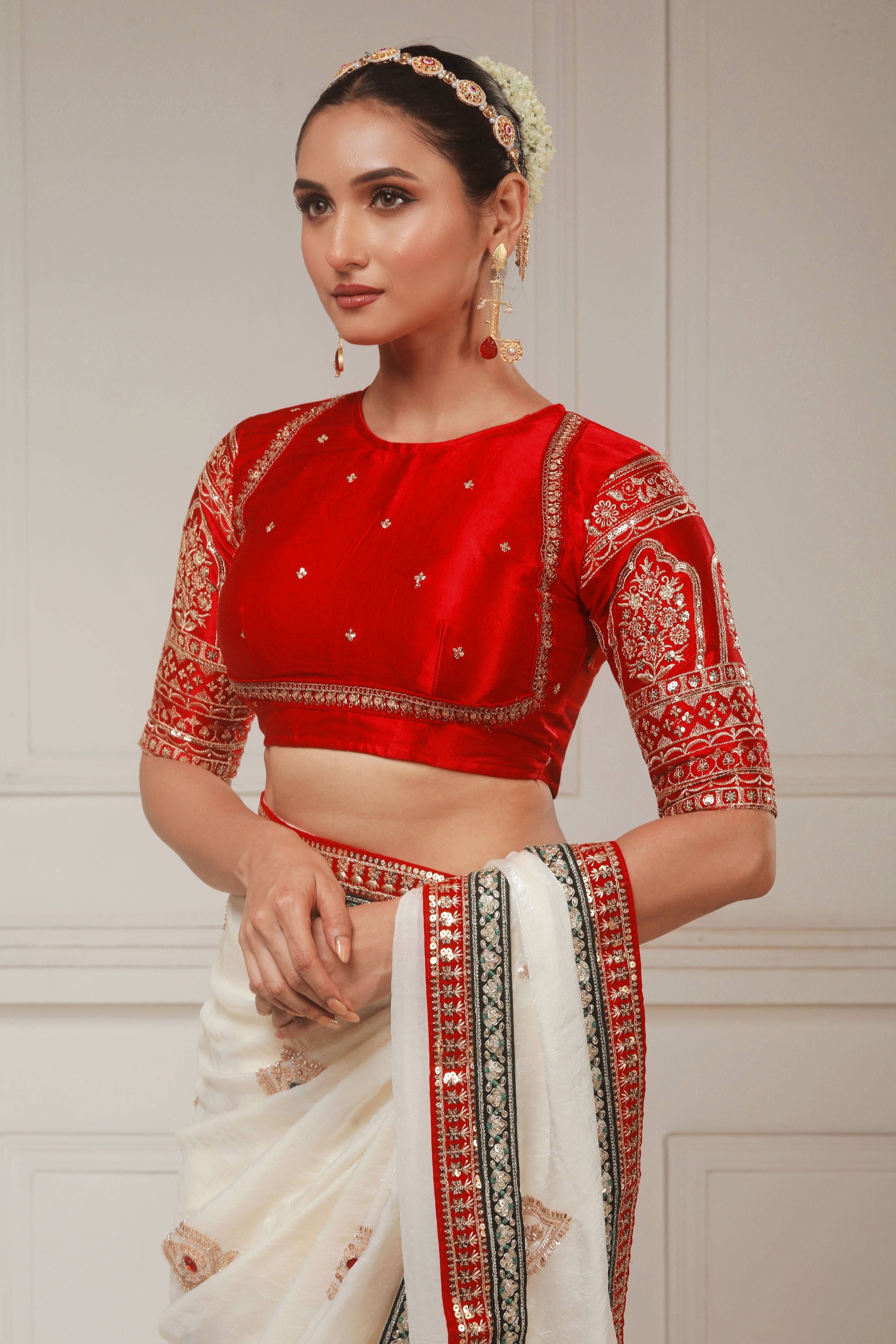 TIMELESS TEASE BLOUSE