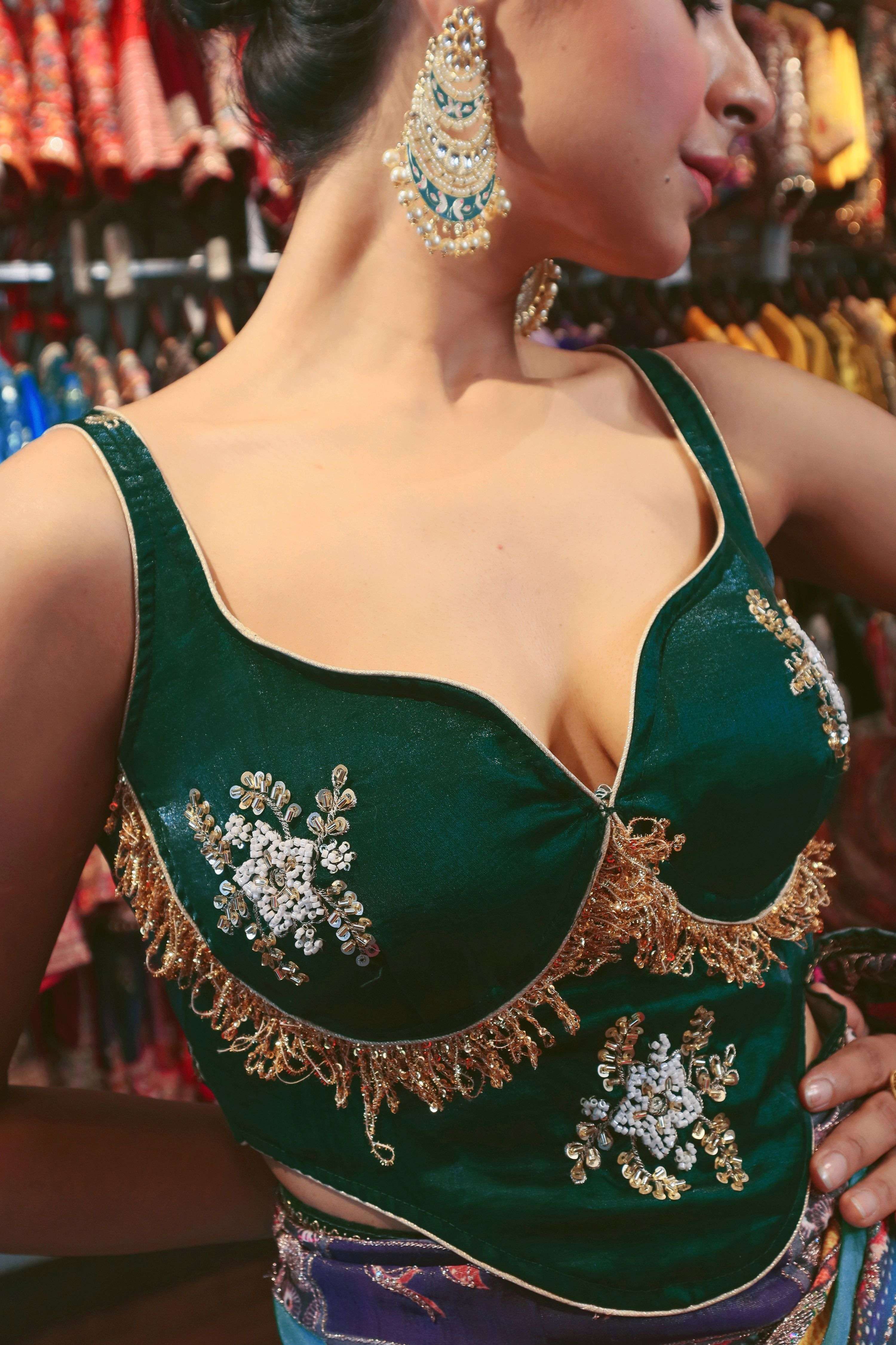 PANAROMA POISE SAREE WITH POSH PULSE BLOUSE