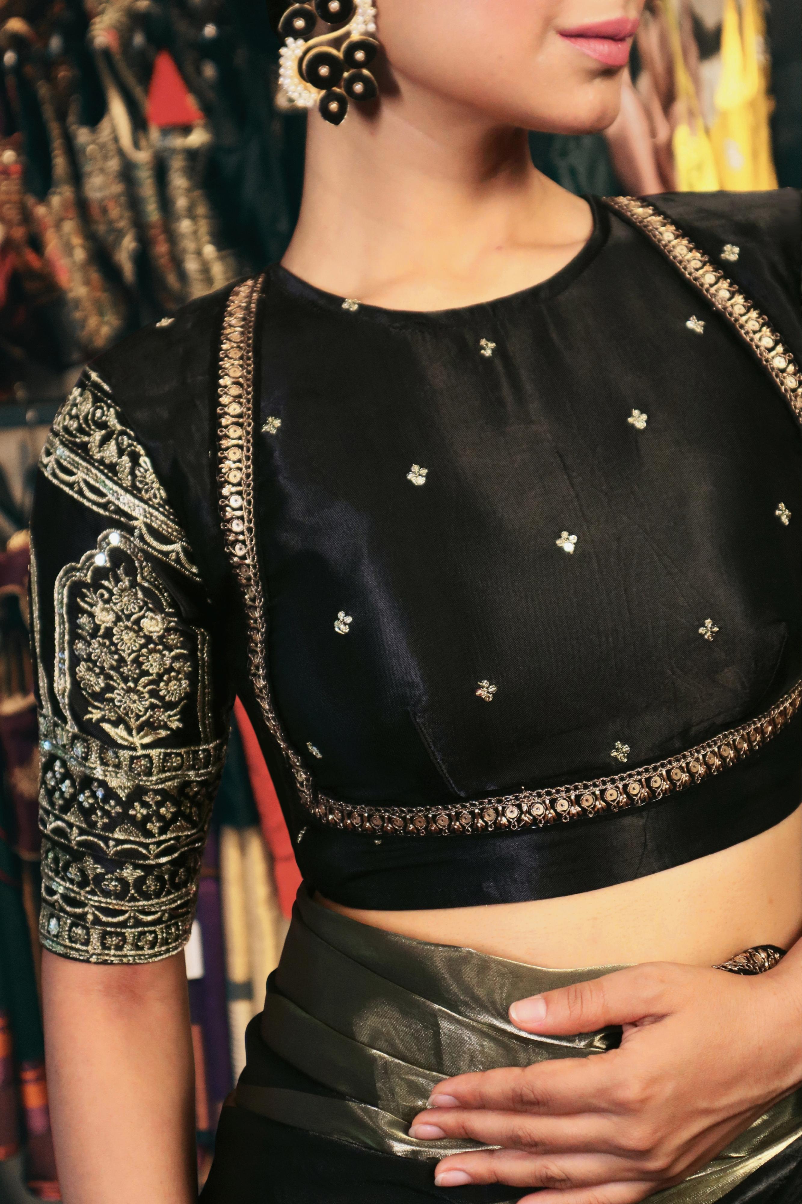 CLASSIC CONTOUR SAREE WITH TIMELESS TRIBUTE BLOUSE
