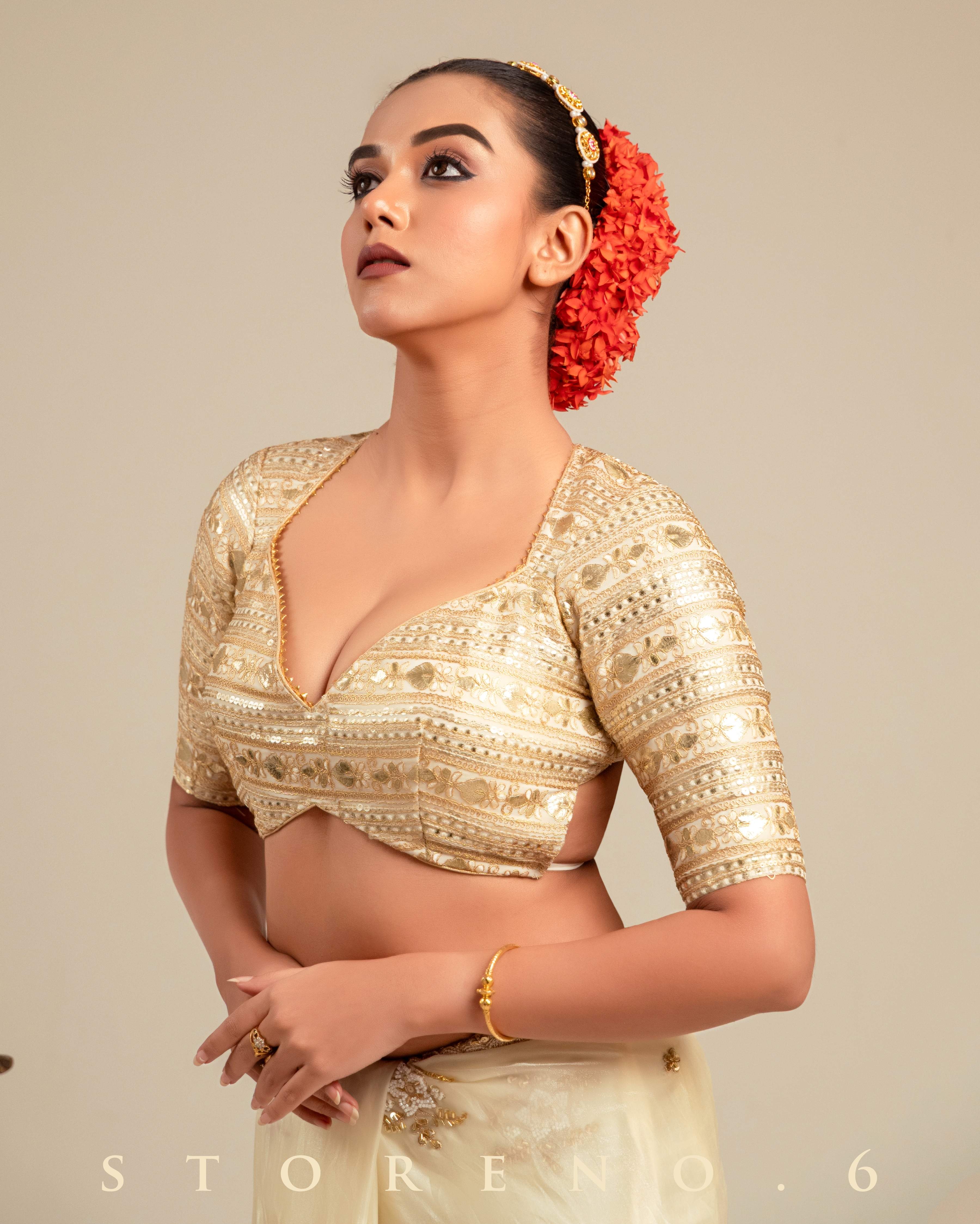 STELLER SURPRISE SAREE WITH INTENSE IVORY ICON BLOUSE