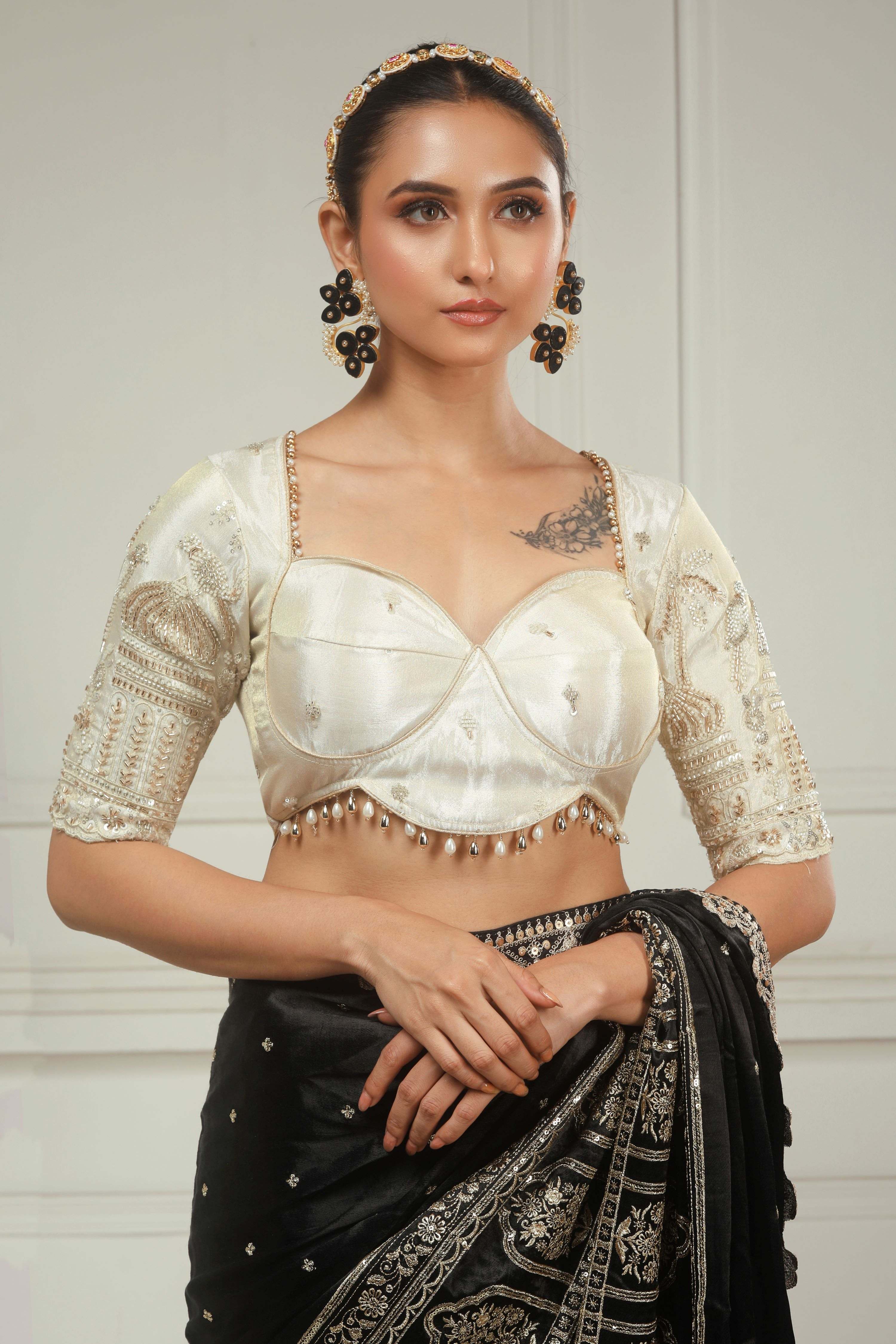 TIMELESS TRIBUTE SAREE WITH IVORY EDGE BLOUSE