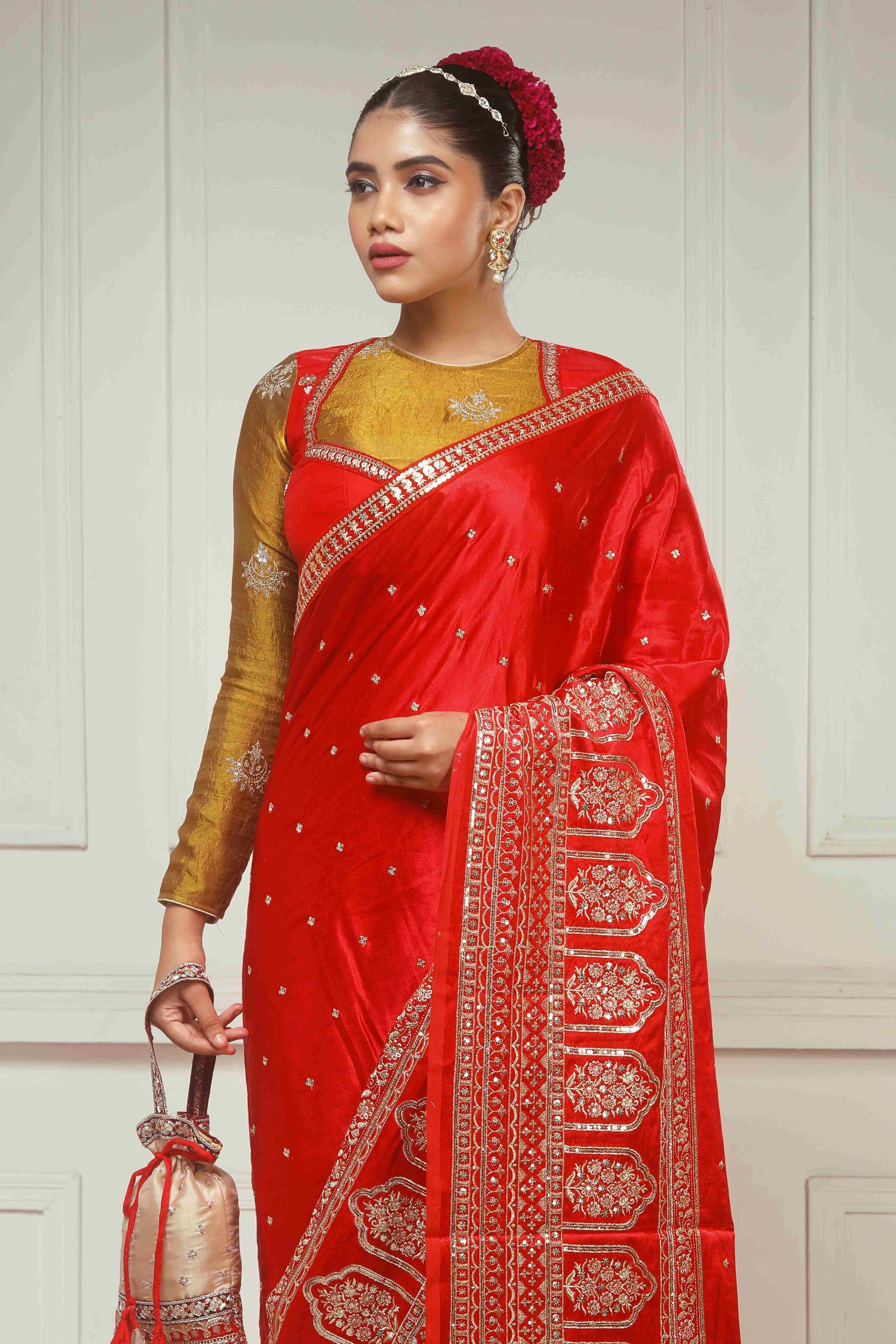 TIMELESS TEASE SAREE WITH CRMISON CHARM BLOUSE