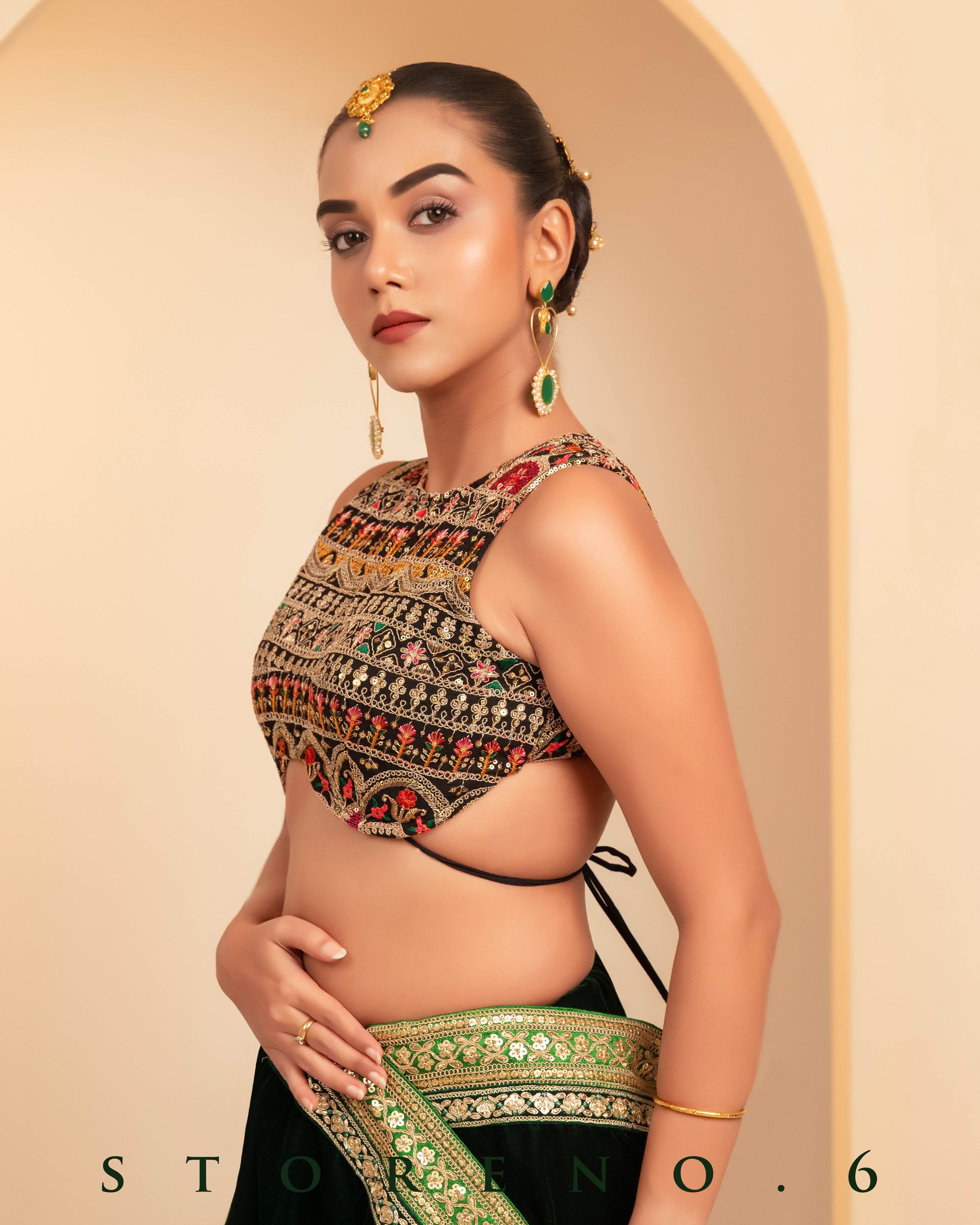 ENCHANTING EMERALD SAREE WITH DUSK DYNAMIC BLOUSE