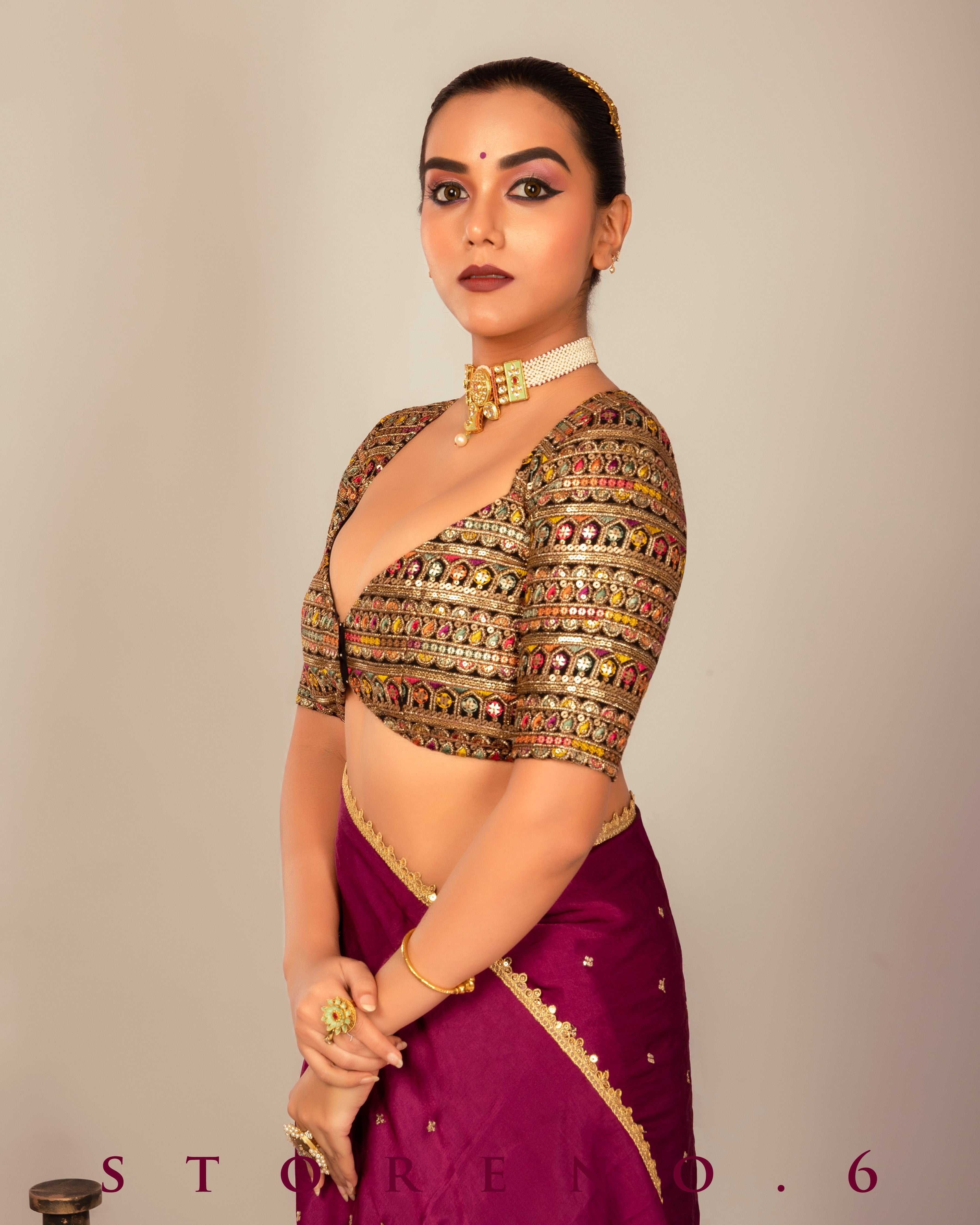 TIMELESS TWIRL SAREE WITH CHIC CHARM BLOUSE