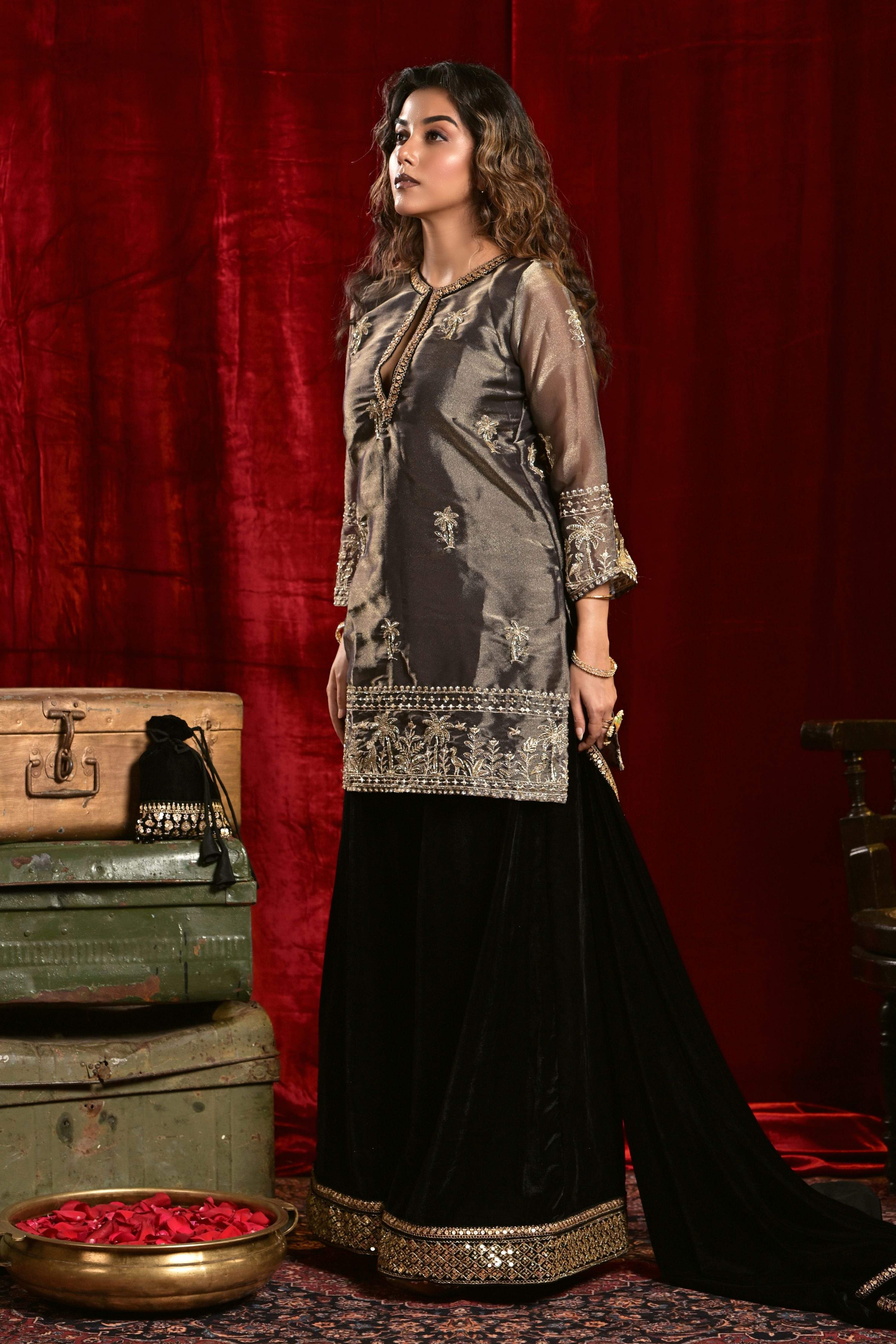 CINEMA CHARM KURTA SET