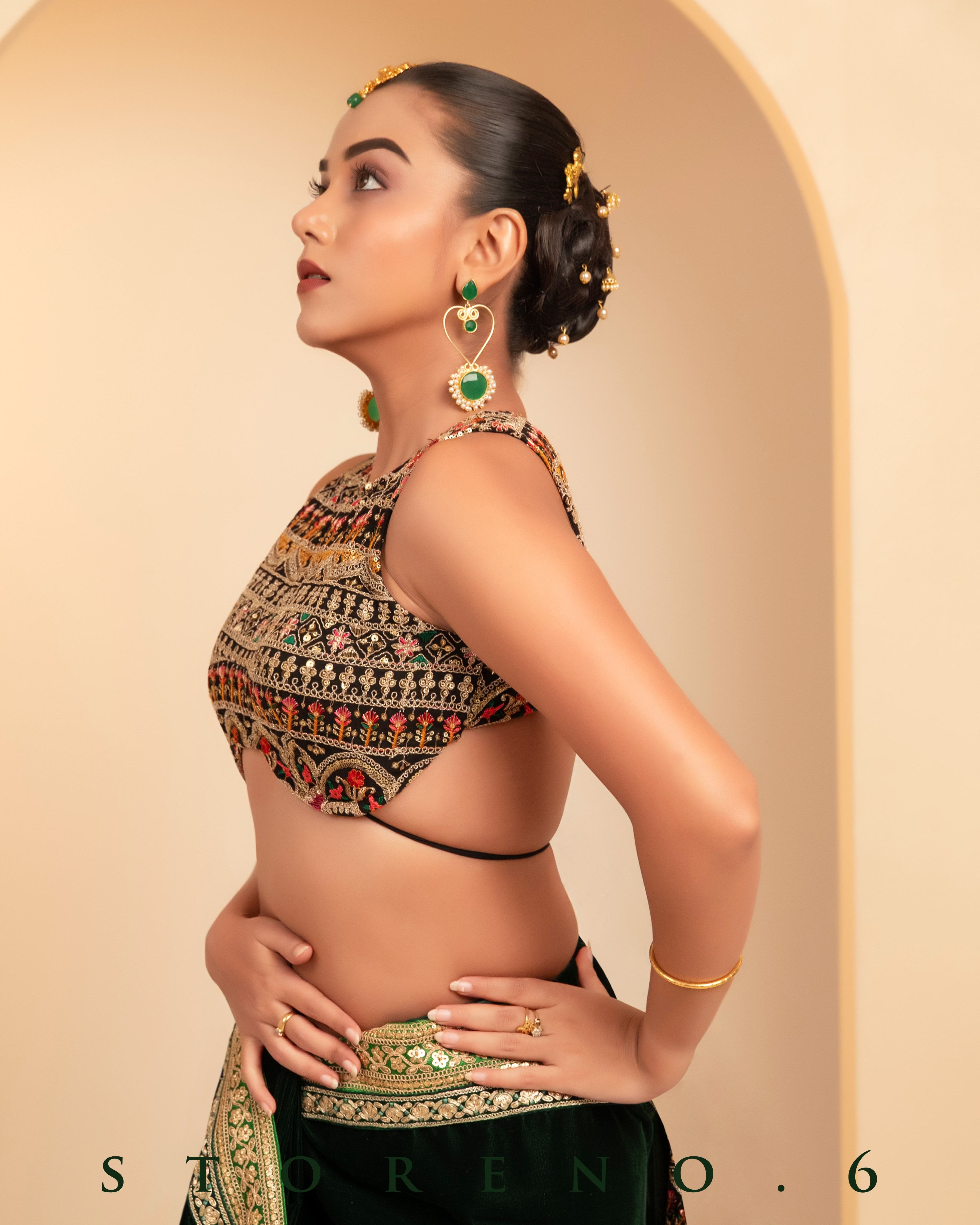 ENCHANTING EMERALD SAREE WITH DUSK DYNAMIC BLOUSE