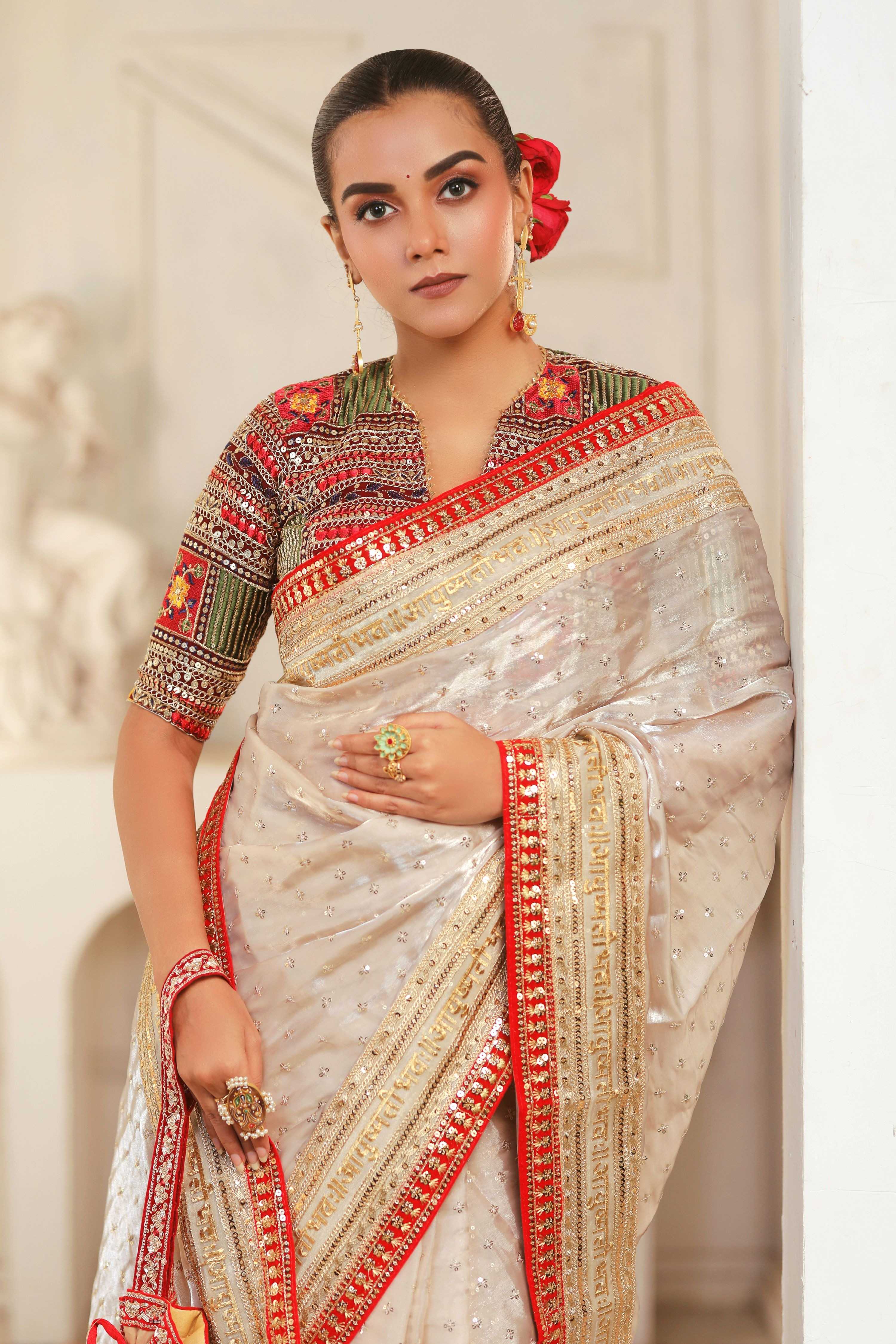 ROYAL SUBTLE QUEEN SAREE WITH BERRY BELLE BLOUSE
