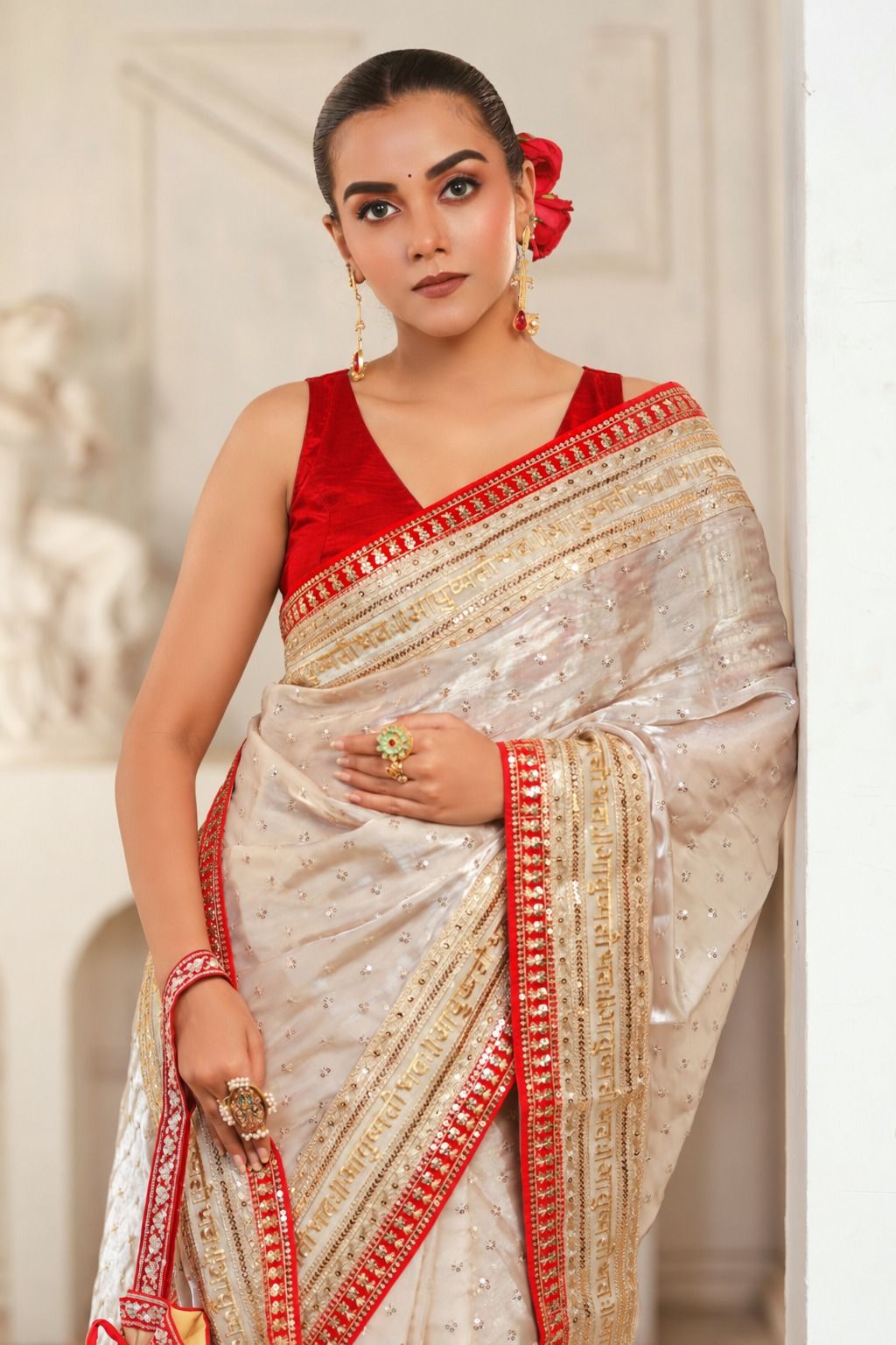 ROYAL SUBTLE QUEEN SAREE WITH ROYAL RADIANCE BLOUSE