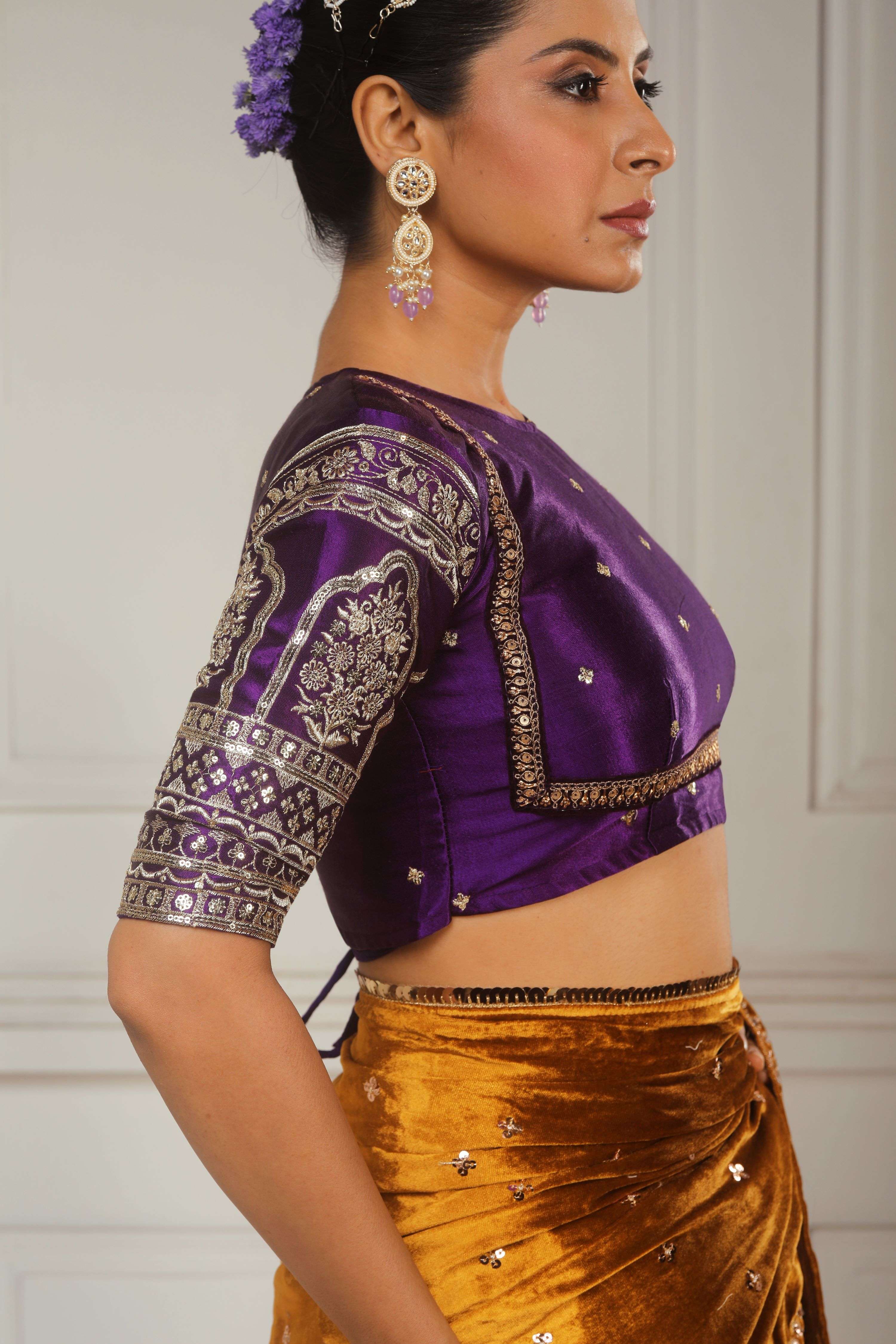 TIMELESS TEMPTATION BLOUSE