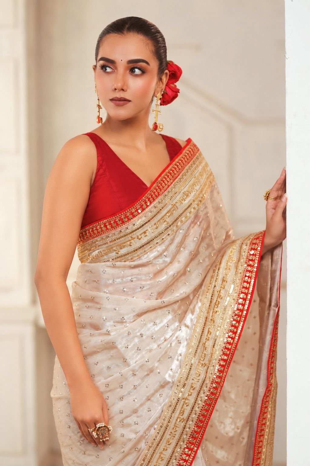 ROYAL SUBTLE QUEEN SAREE WITH ROYAL RADIANCE BLOUSE