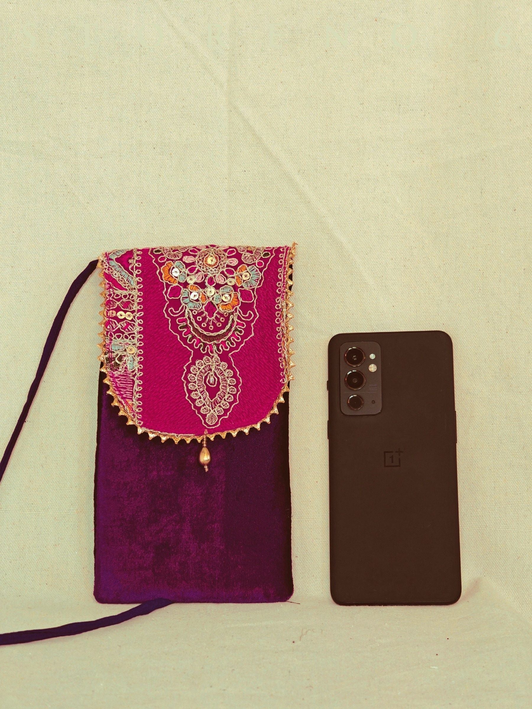 RANGOLI MINI MOBILE SLING