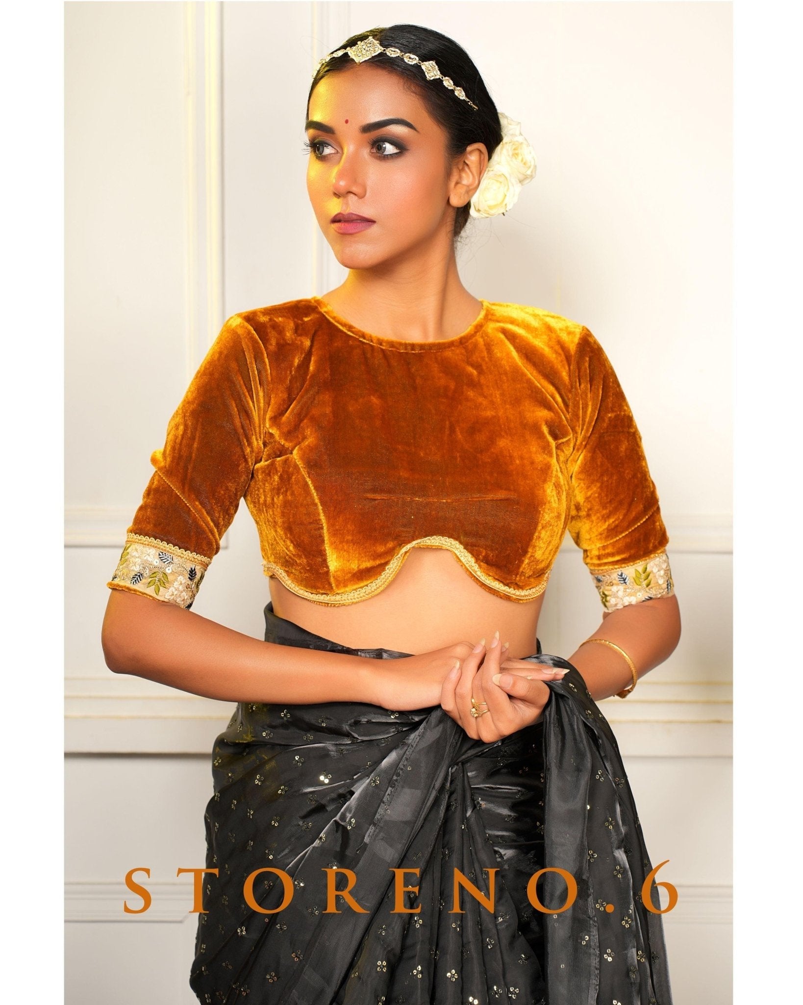 SUBTLE QUEEN SIAH SAREE WITH MAKHMAL-E-SONA BLOUSE